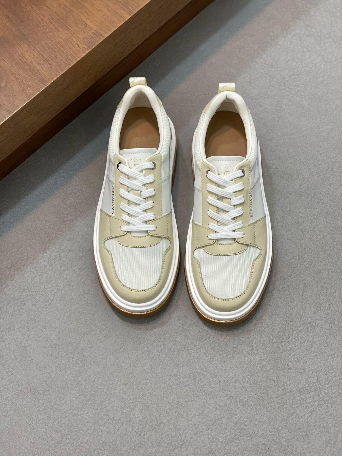 Кроссовки Ferragamo 