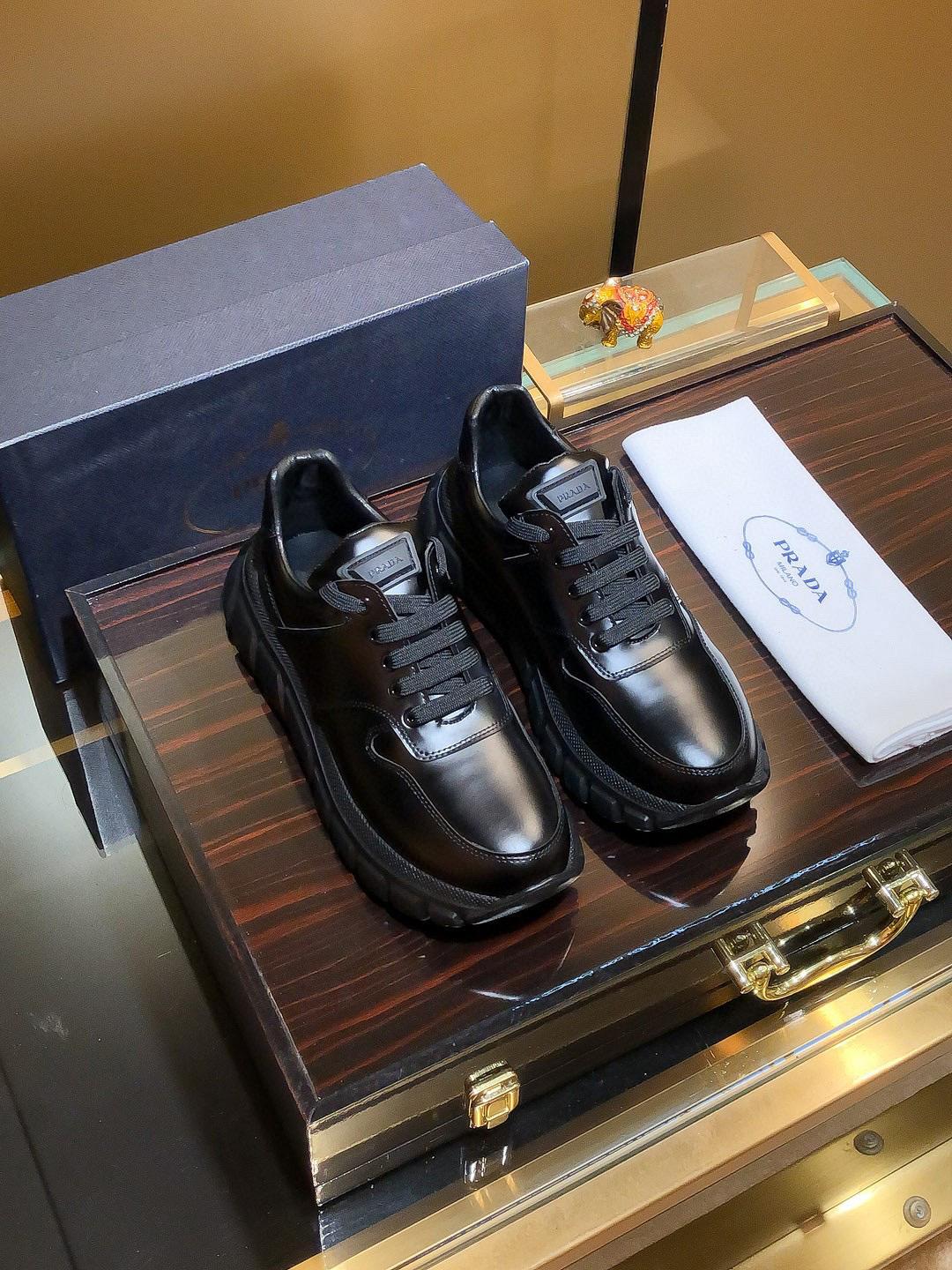 Кроссовки Versace 