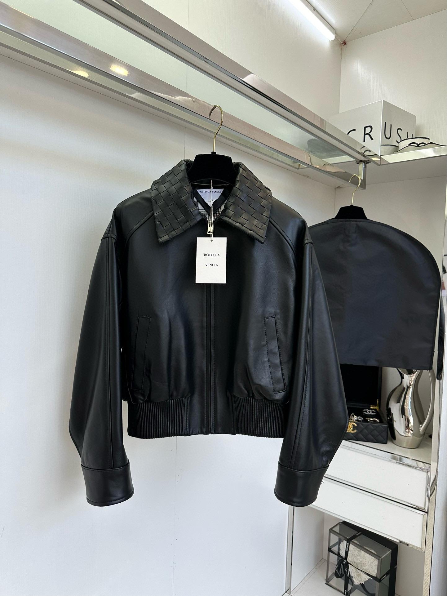 Кожаная куртка Bottega Veneta 