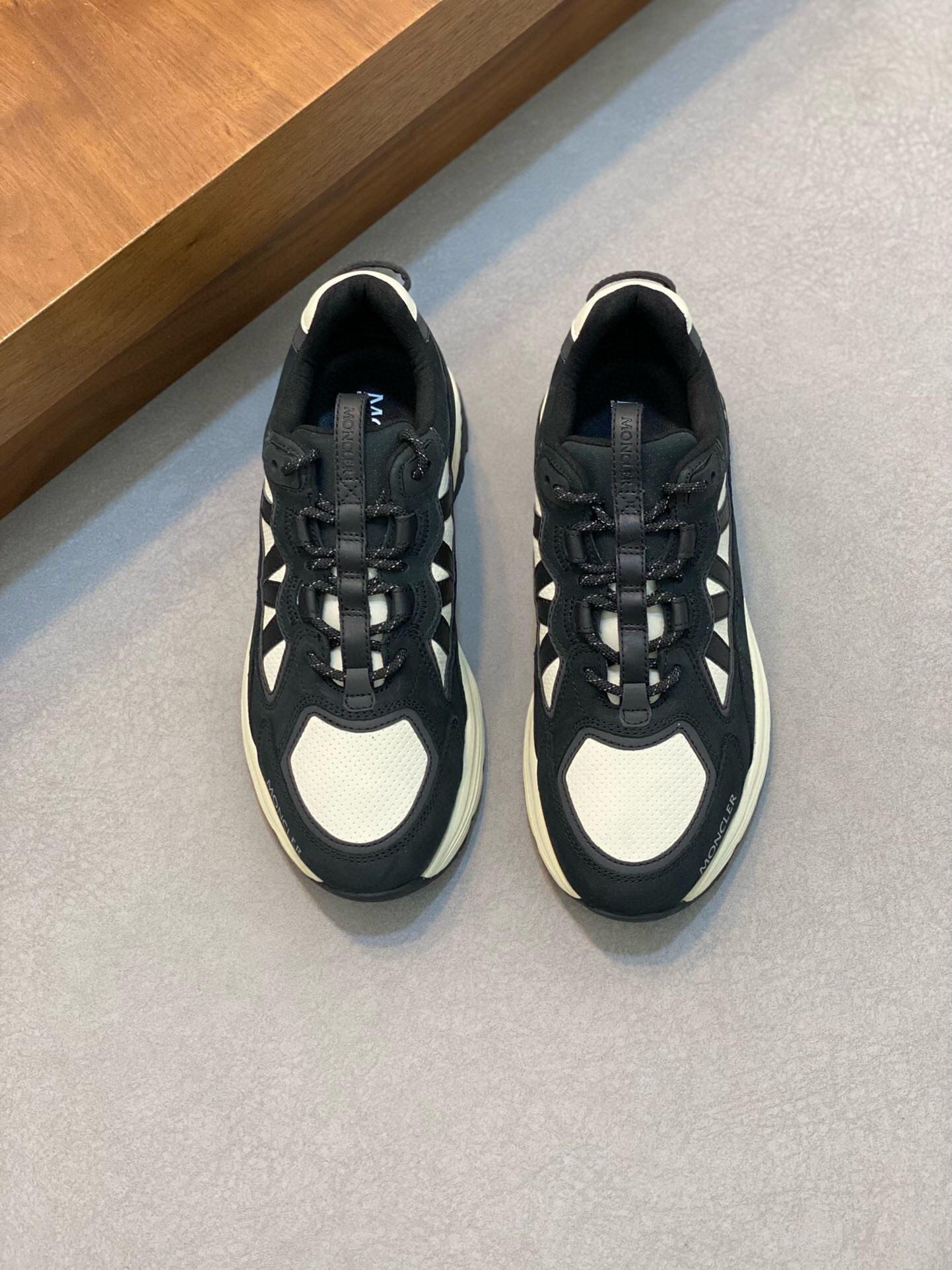 Кроссовки Moncler 