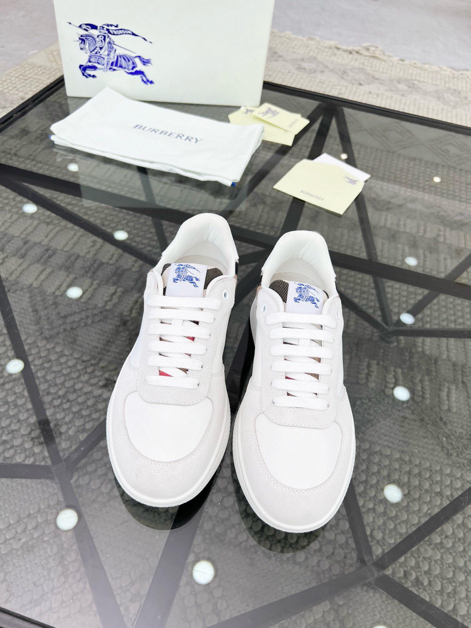 Кроссовки Burberry 