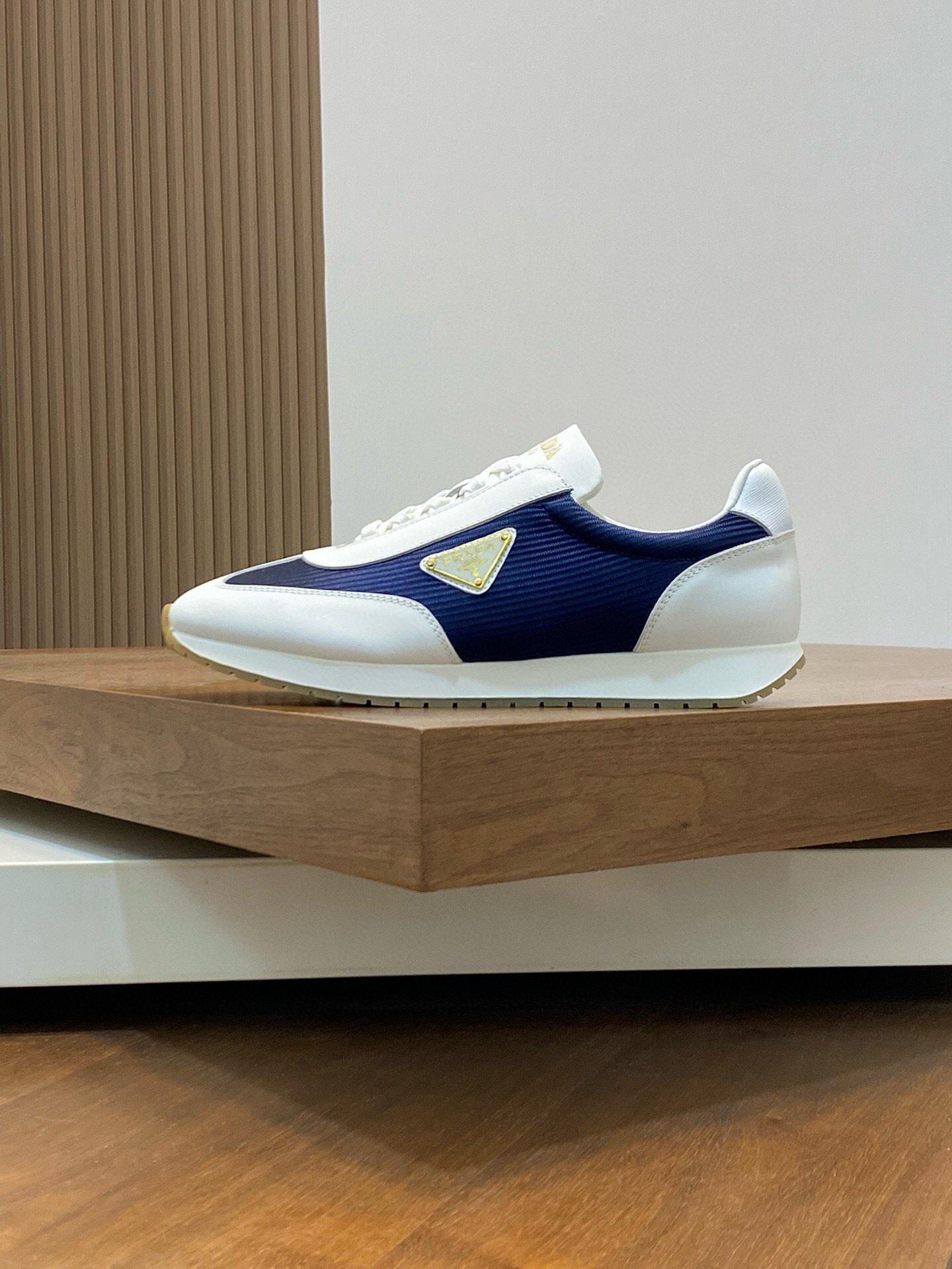 Кроссовки Prada 