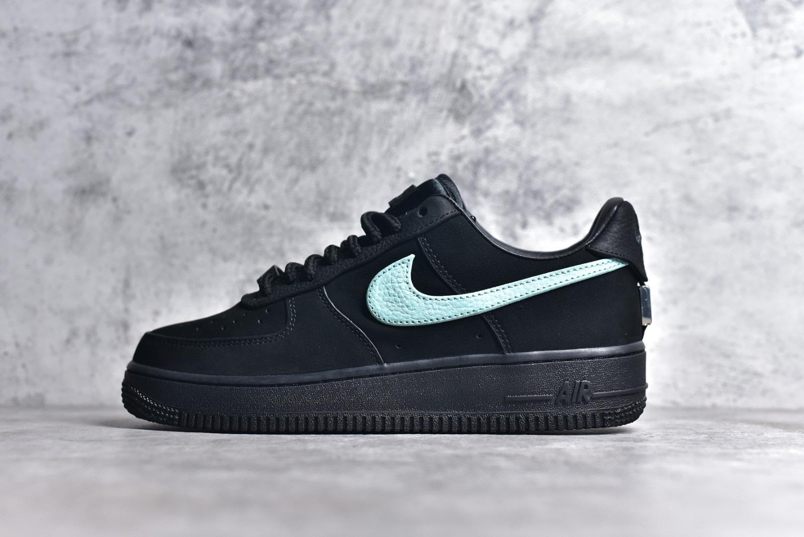 Кроссовки Nike X Tiffany 