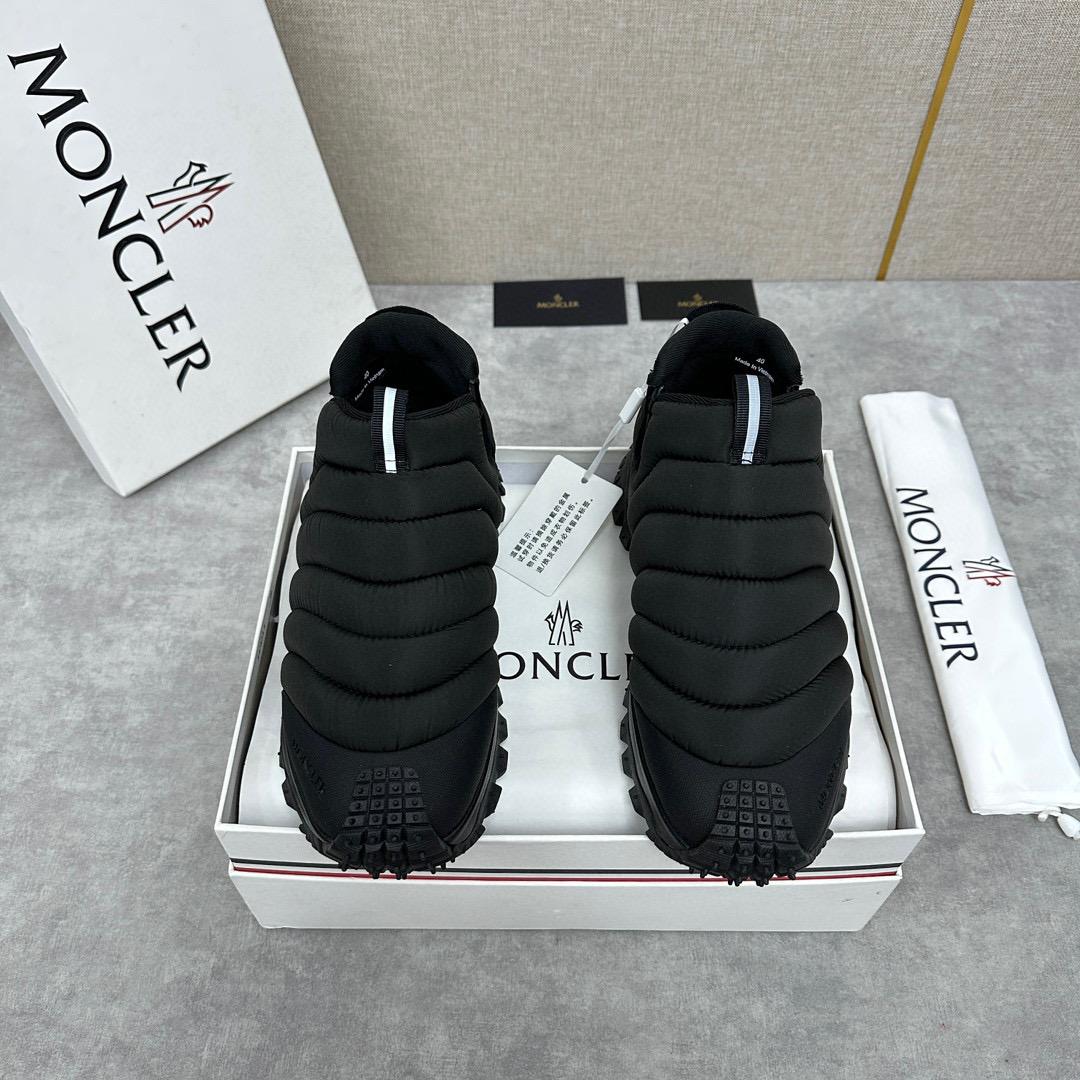 Зимние ботинки Moncler 