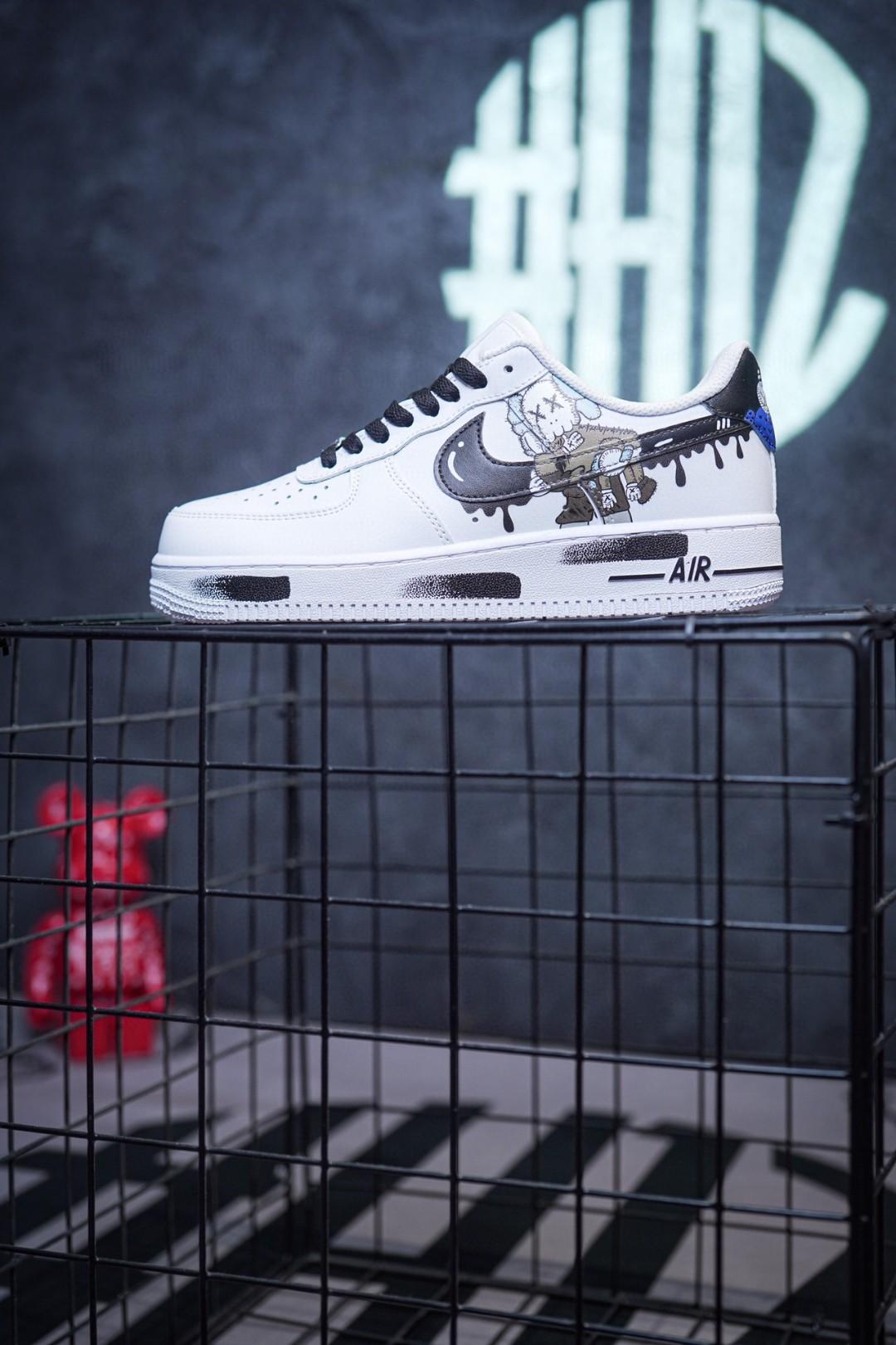 Кеды Nike x Kaws