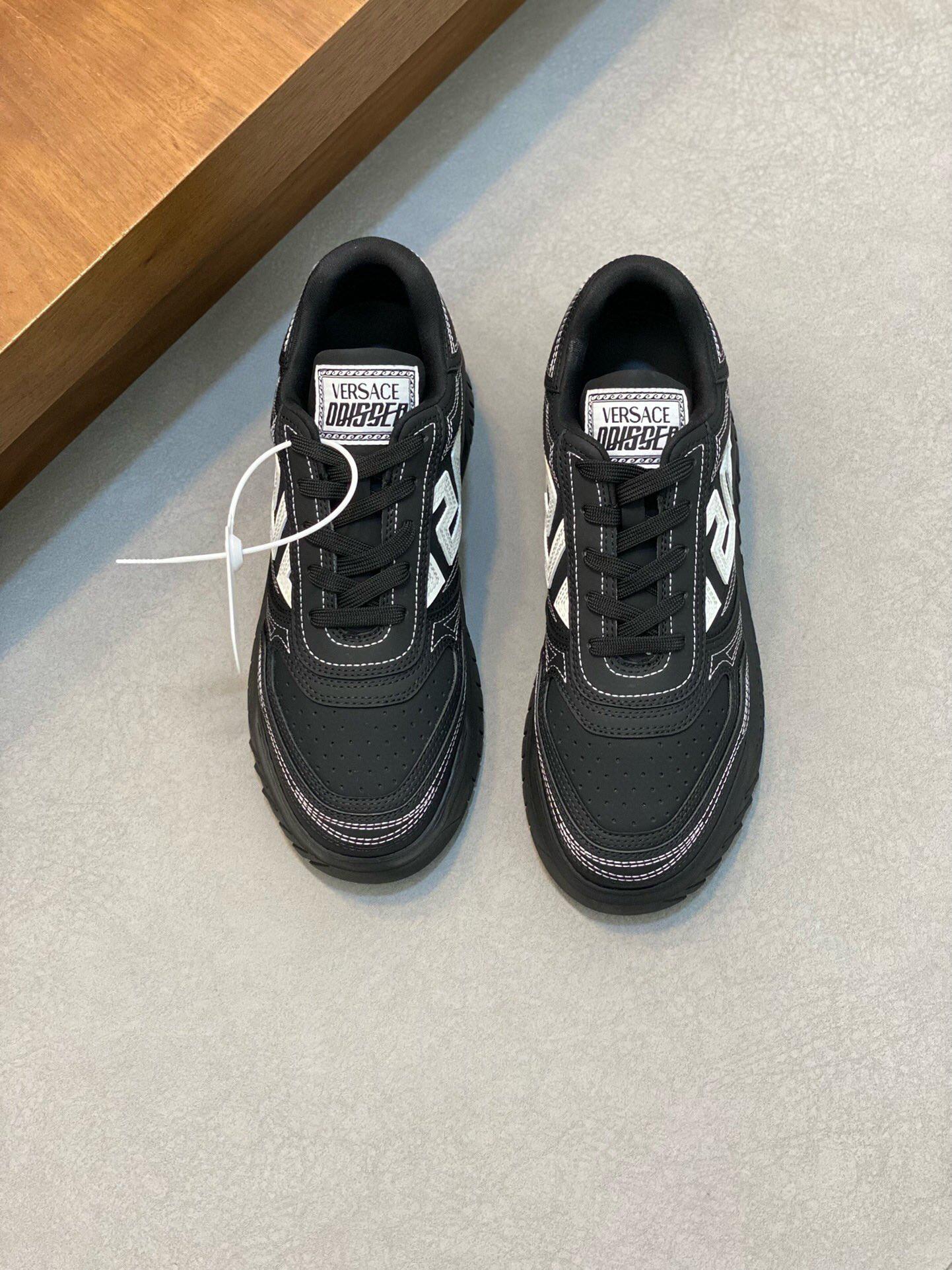 Кроссовки Versace