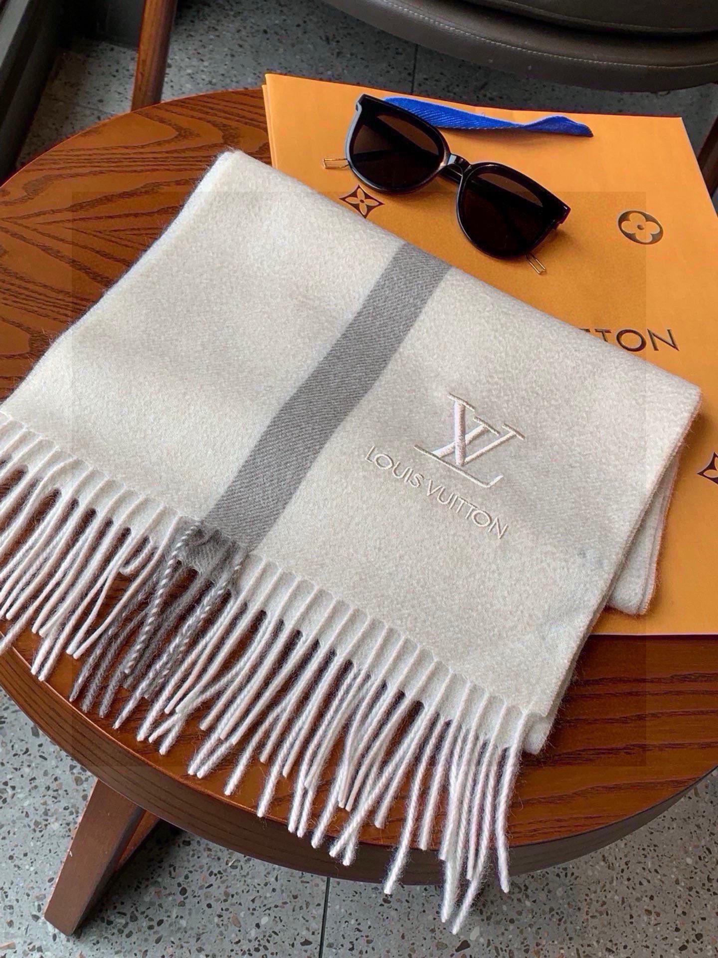 Шарф Louis Vuitton 