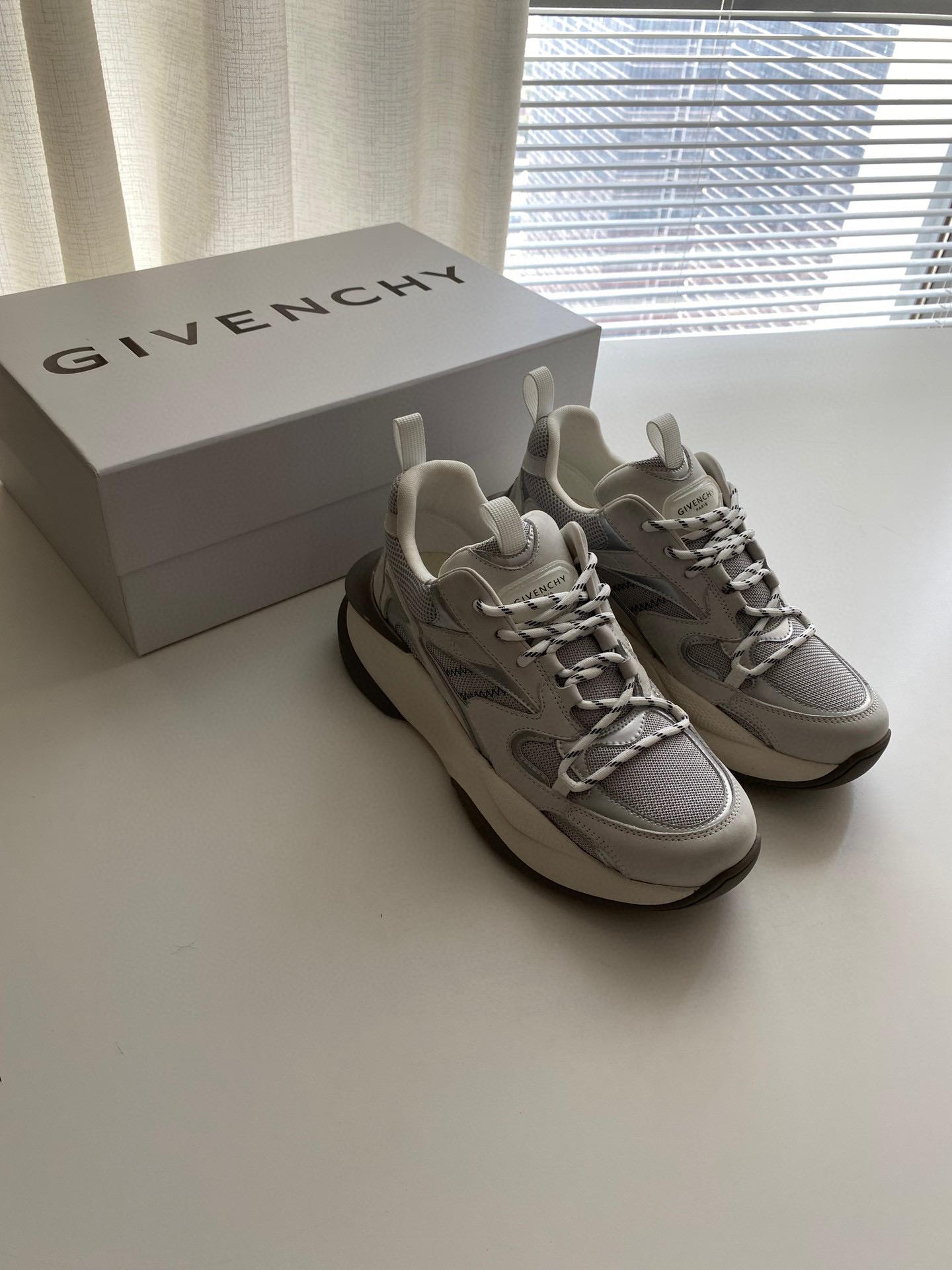 Кроссовки Givenchy 