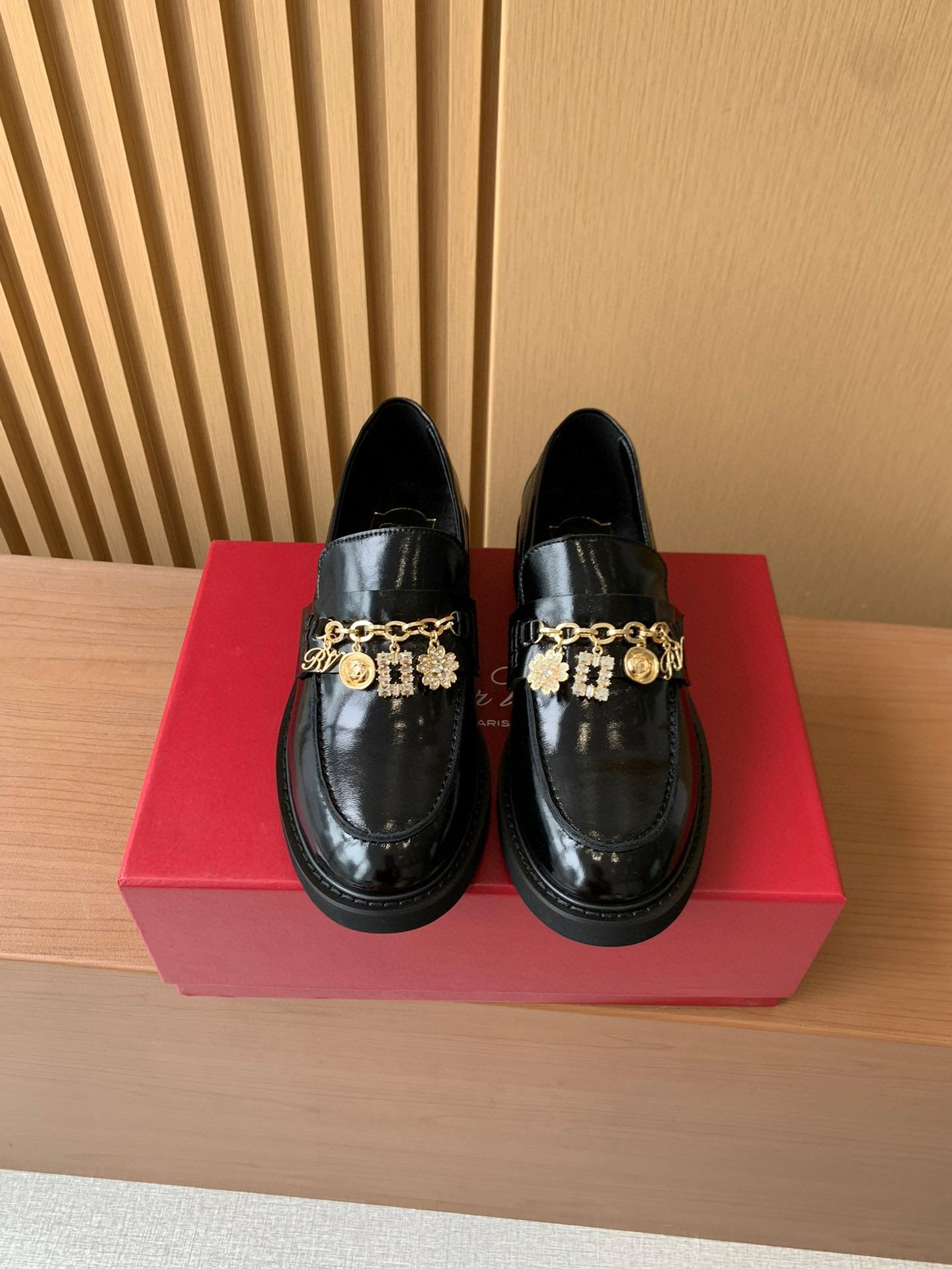 Лоферы Roger Vivier