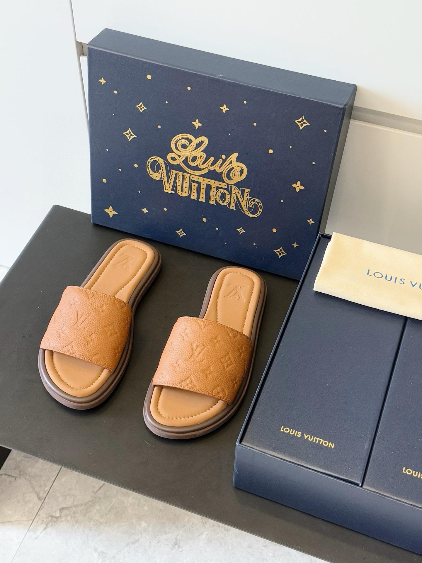 Тапочки Louis Vuitton 