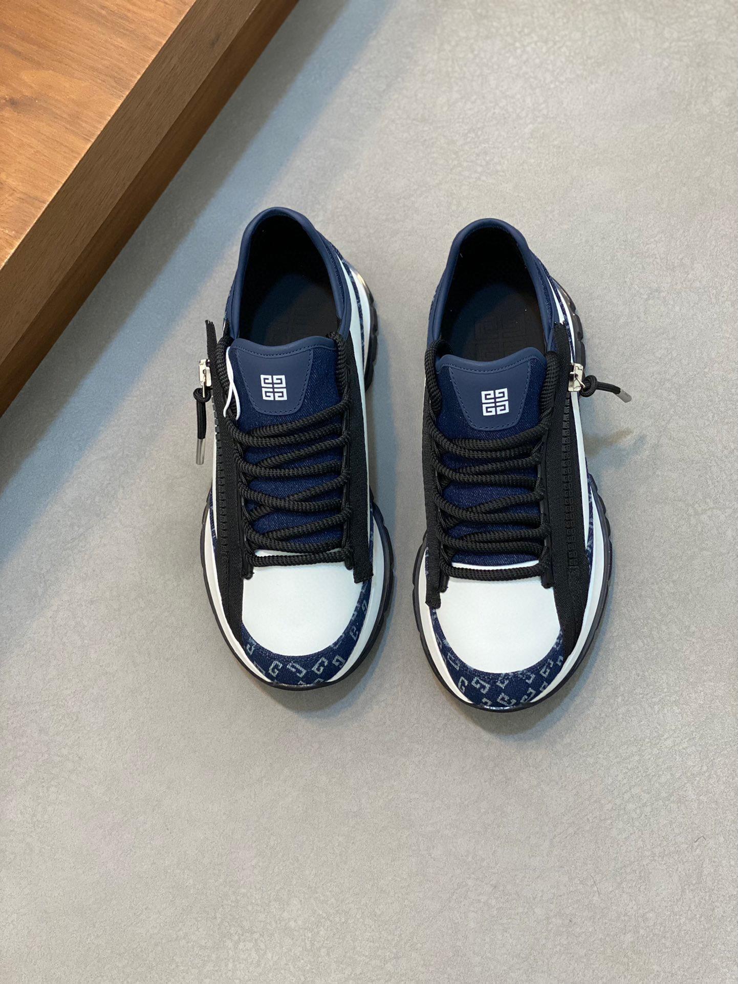 Кроссовки Givenchy  