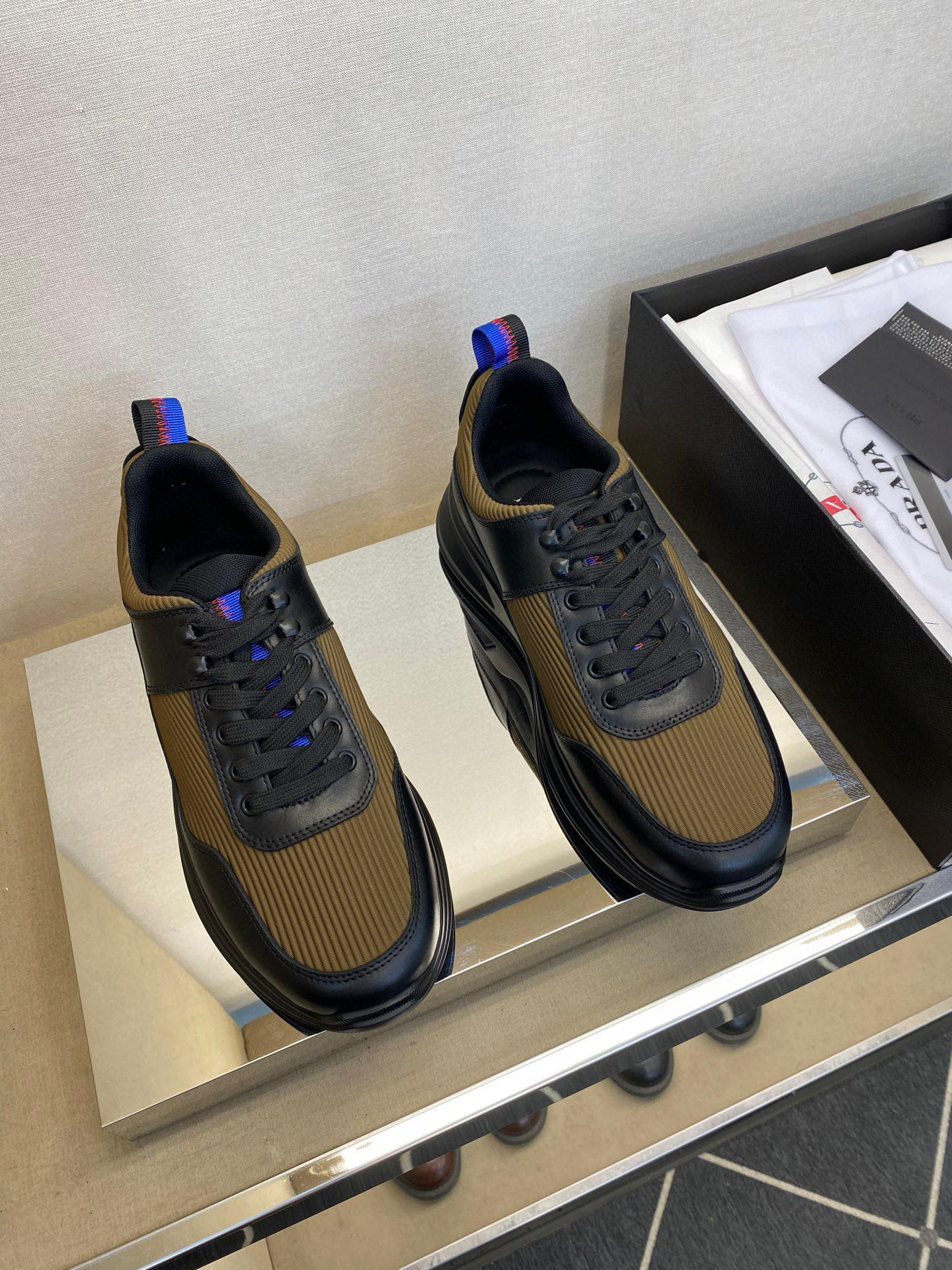 Кроссовки Prada