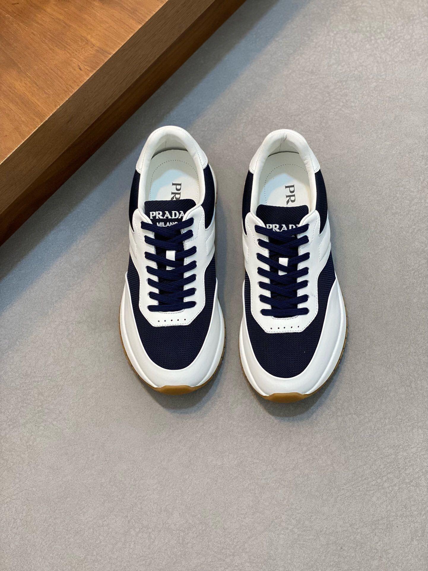 Кроссовки Prada