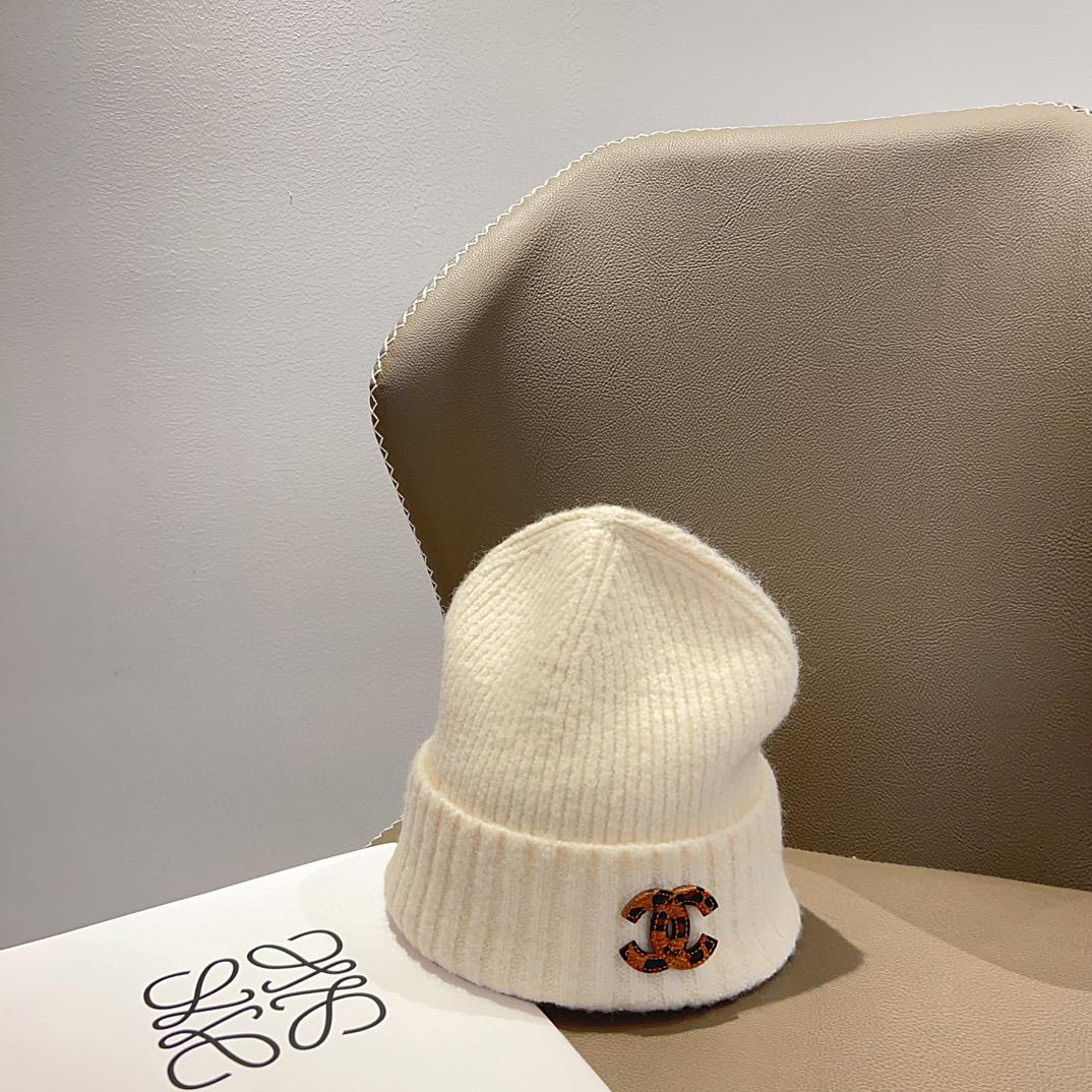 Шапка Chanel