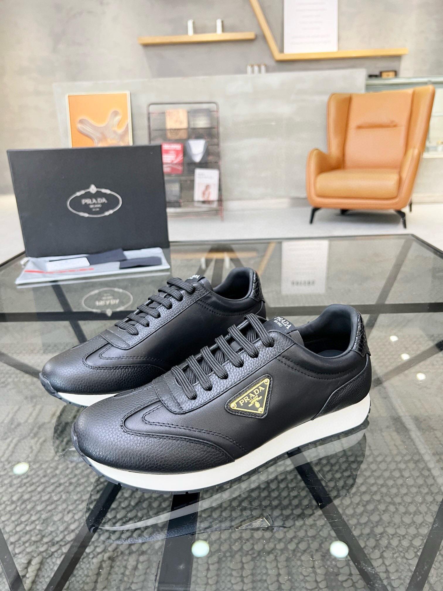 Кроссовки Prada 