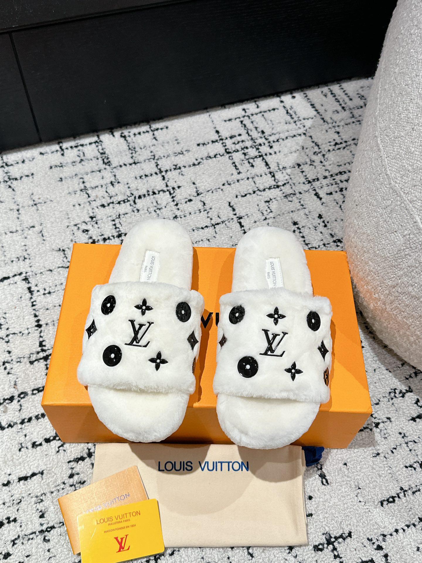 Тапки Louis Vuitton 