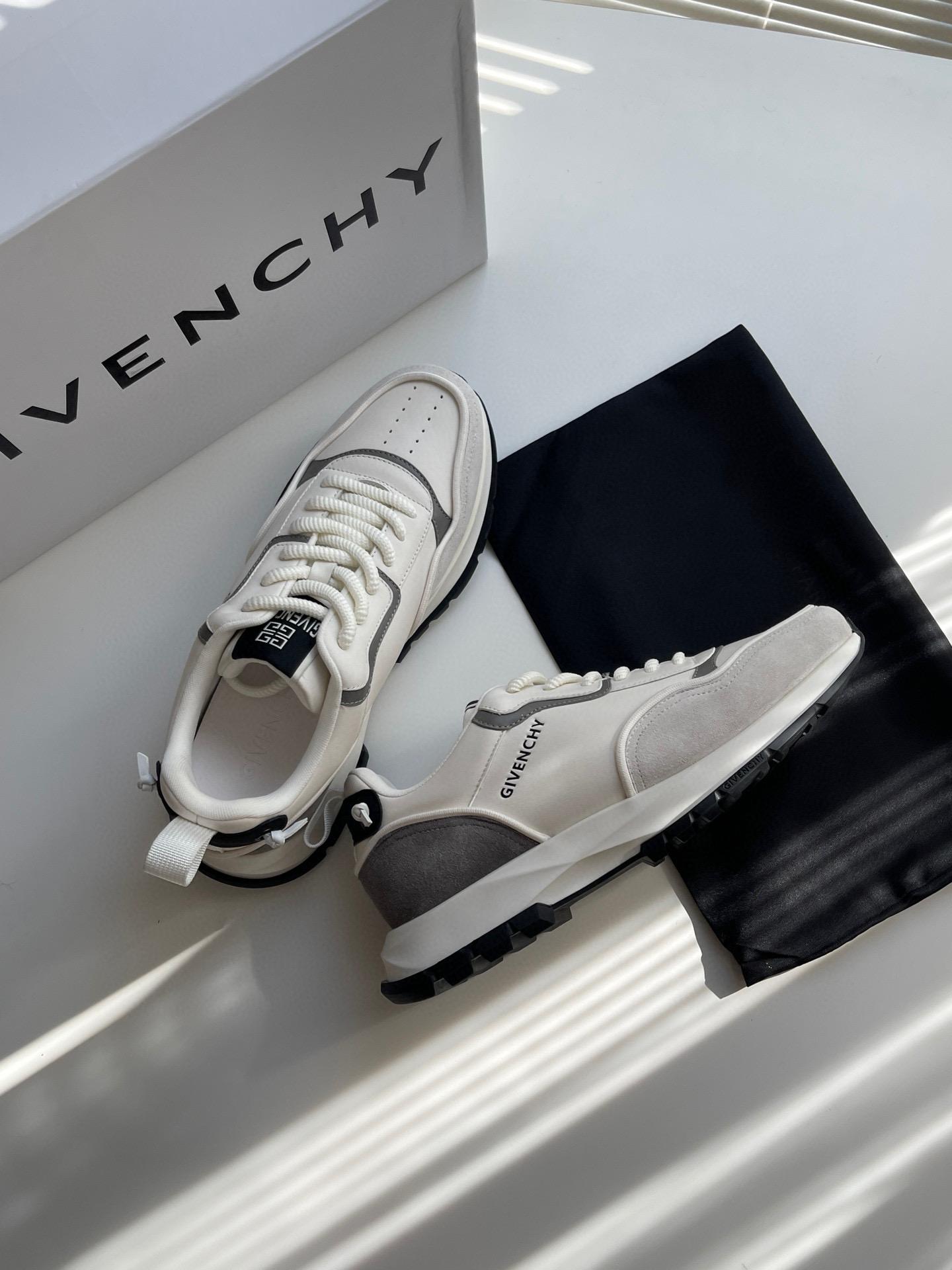 Кроссовки Givenchy 