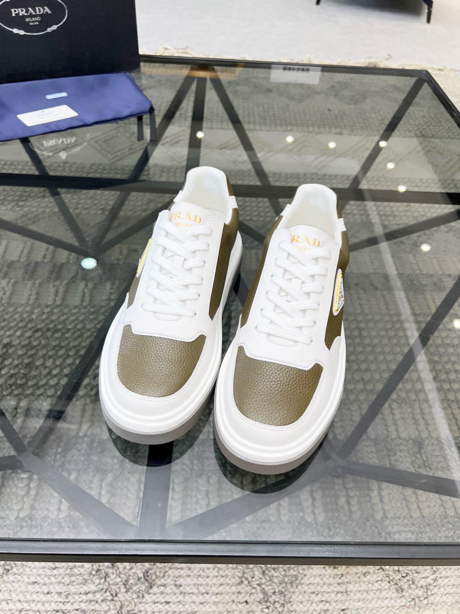 Кроссовки Prada 