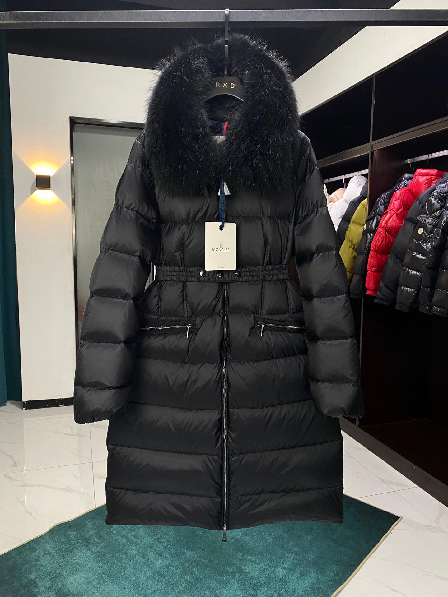 Пуховик Moncler Boedic