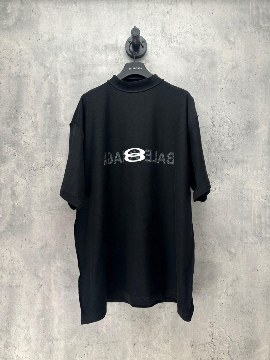 Футболка Balenciaga