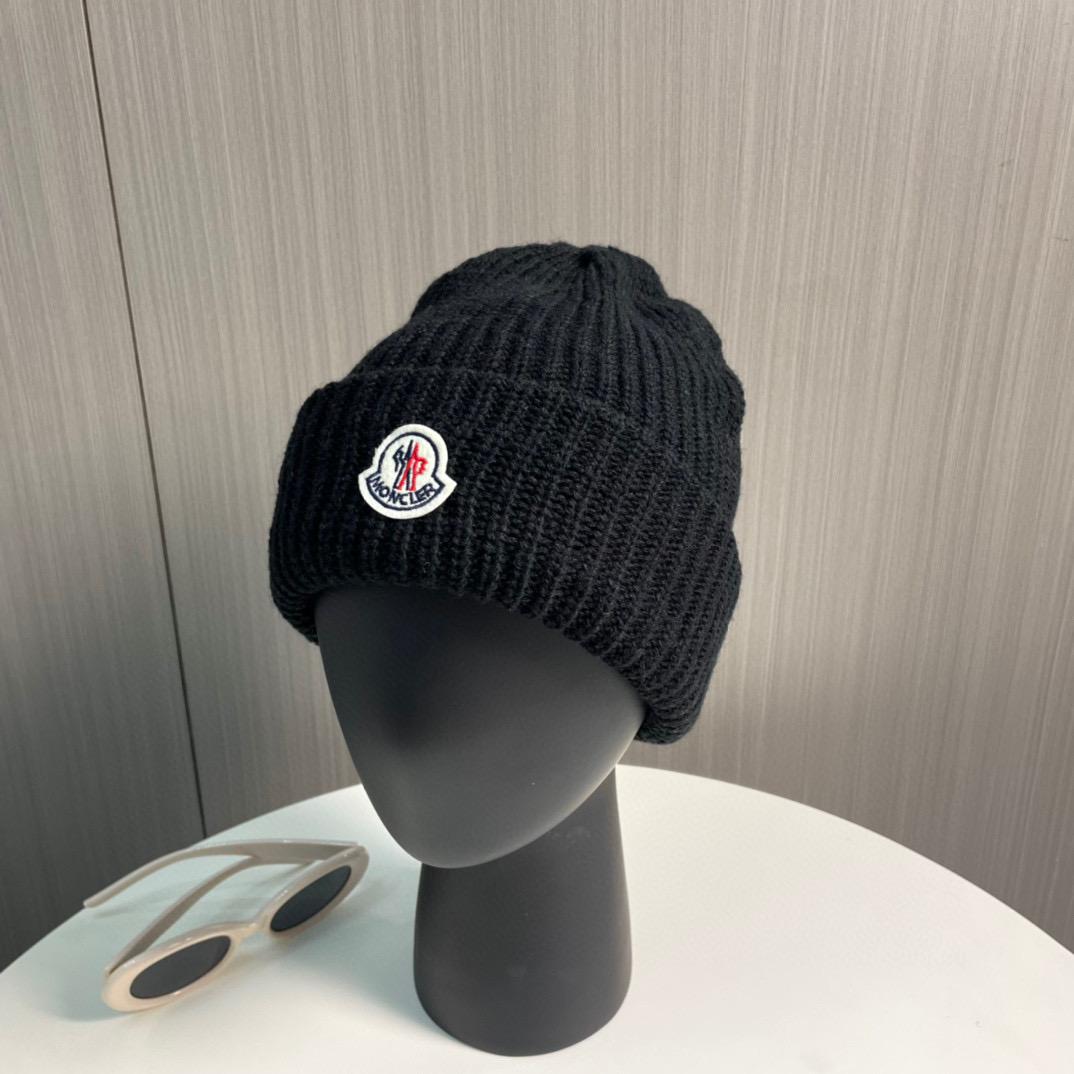 Шапка Moncler