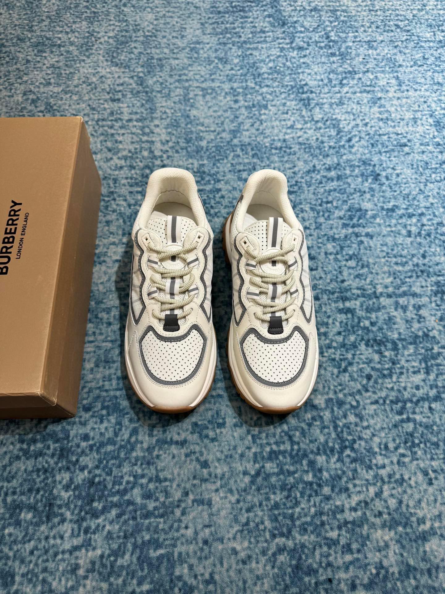 Кроссовки Burberry 