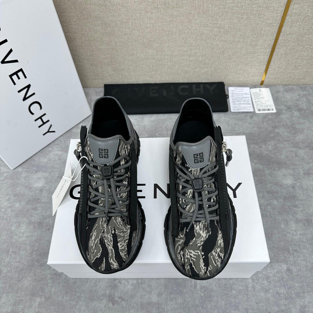 Кроссовки Givenchy 