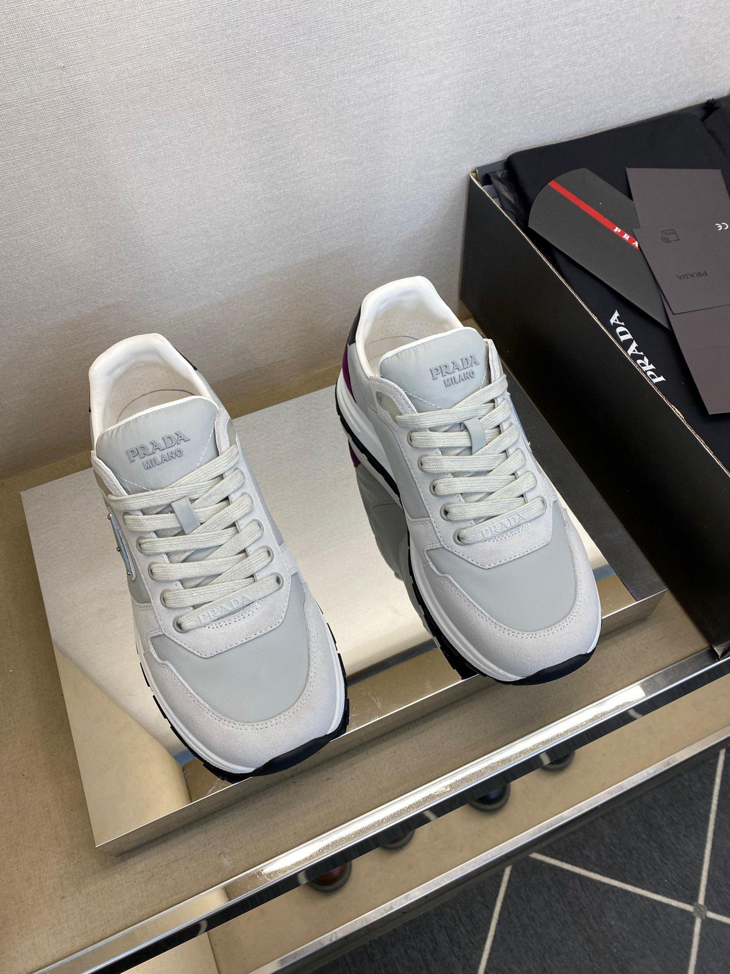 Кроссовки Prada 