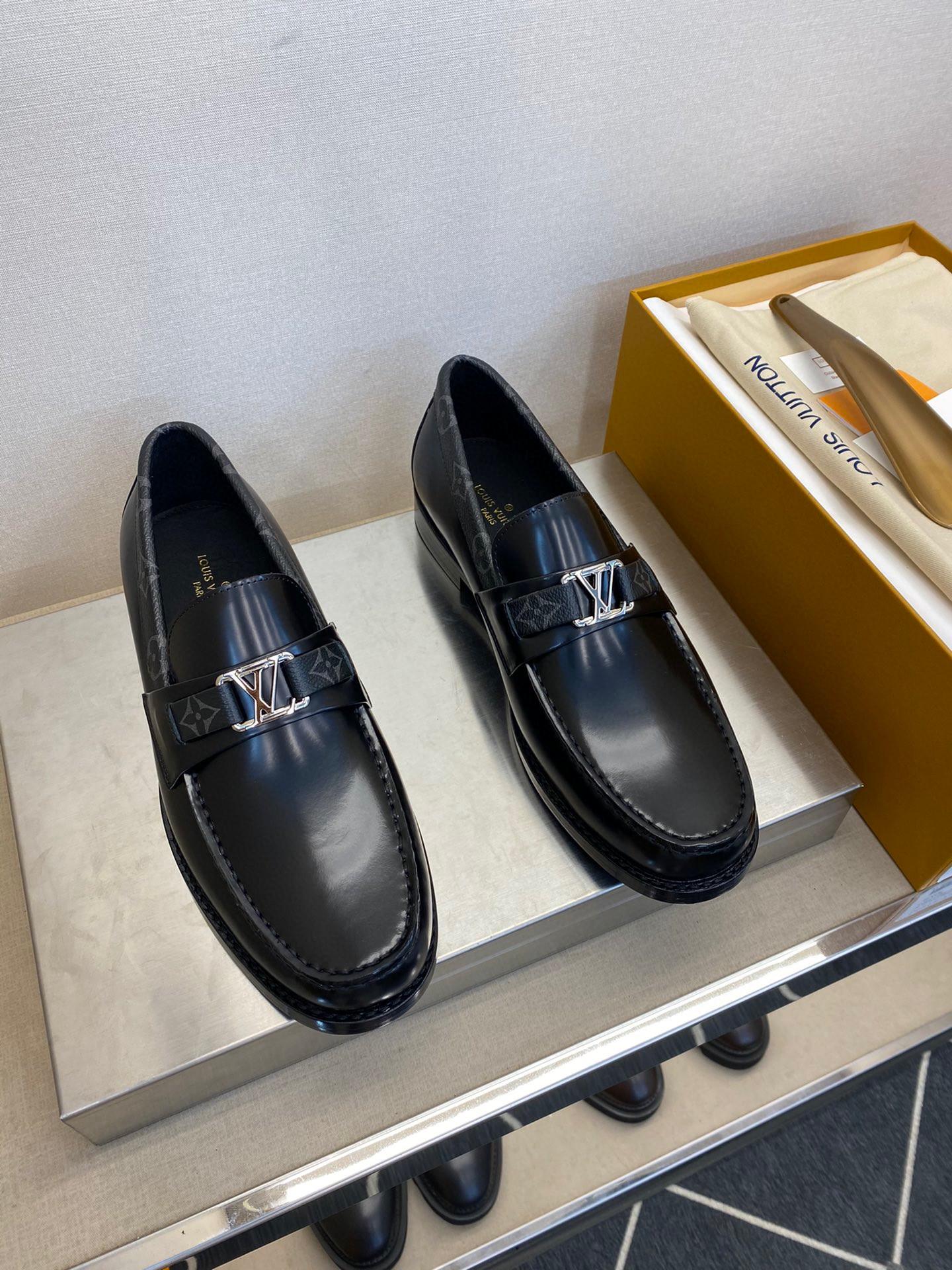 Лоферы Louis Vuitton 