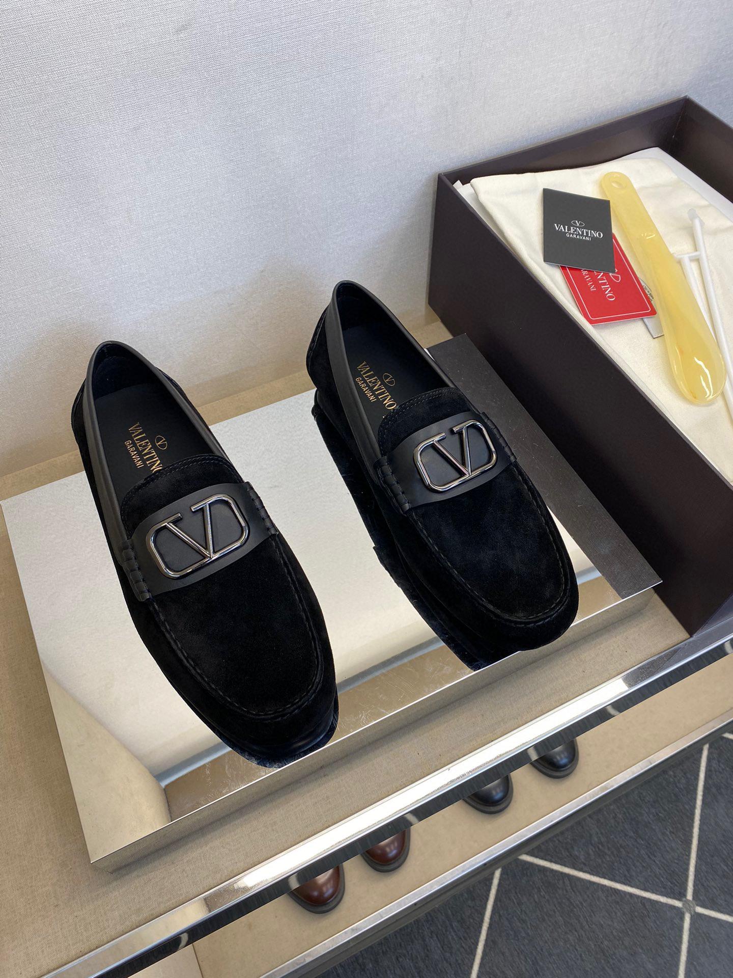 Лоферы Valentino