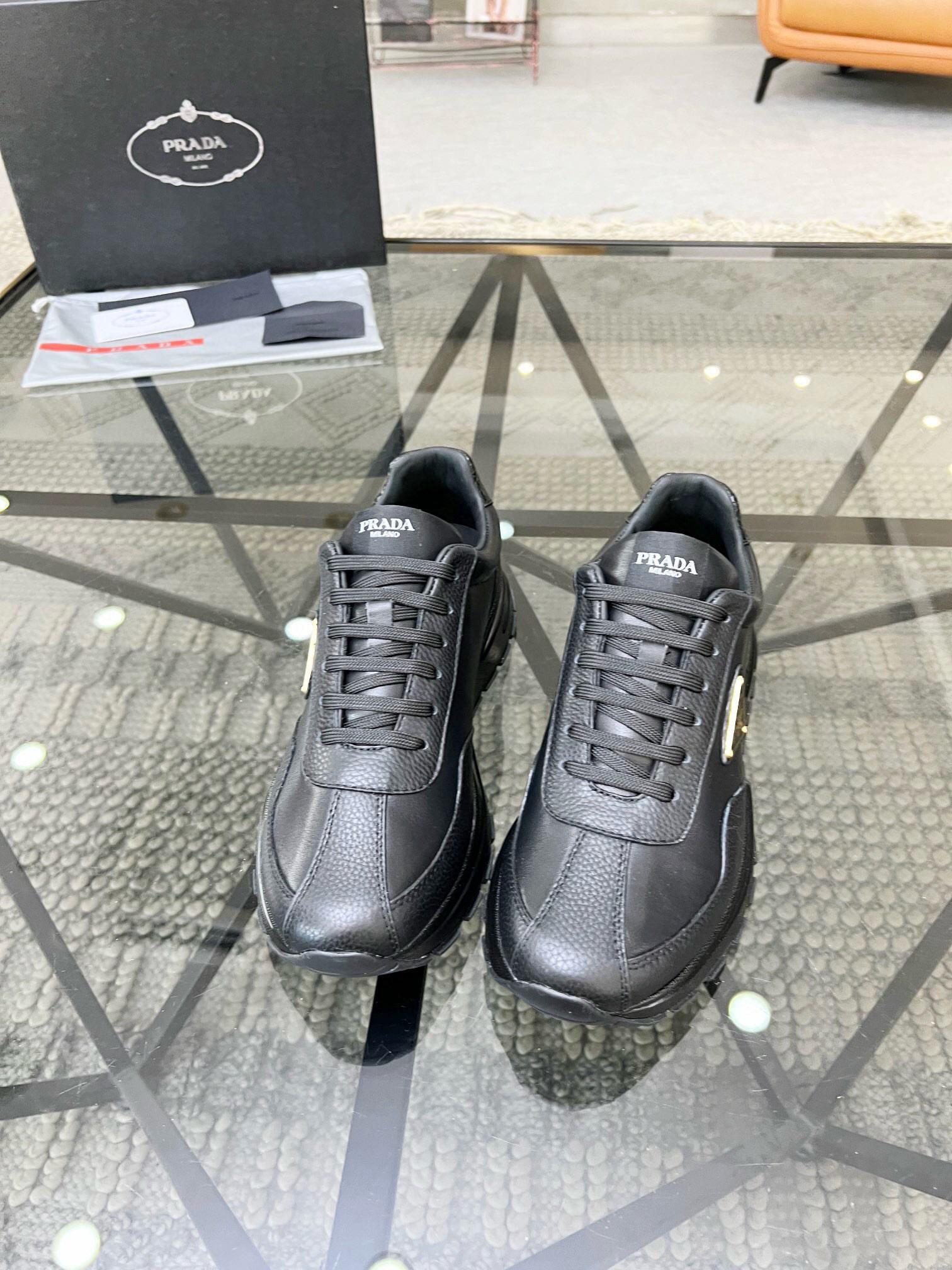 Кроссовки Prada 