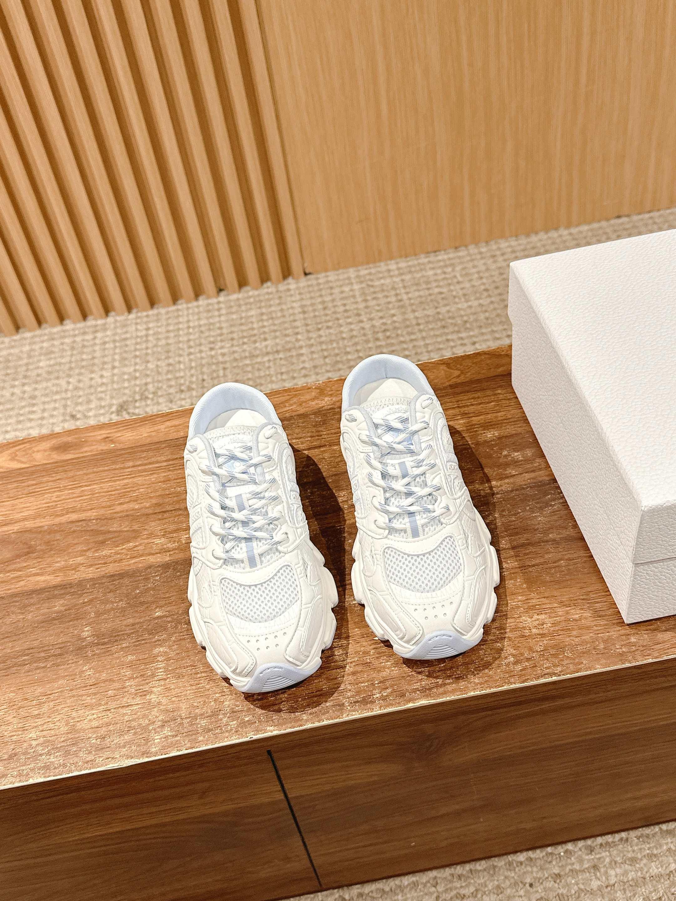 Кроссовки Dior