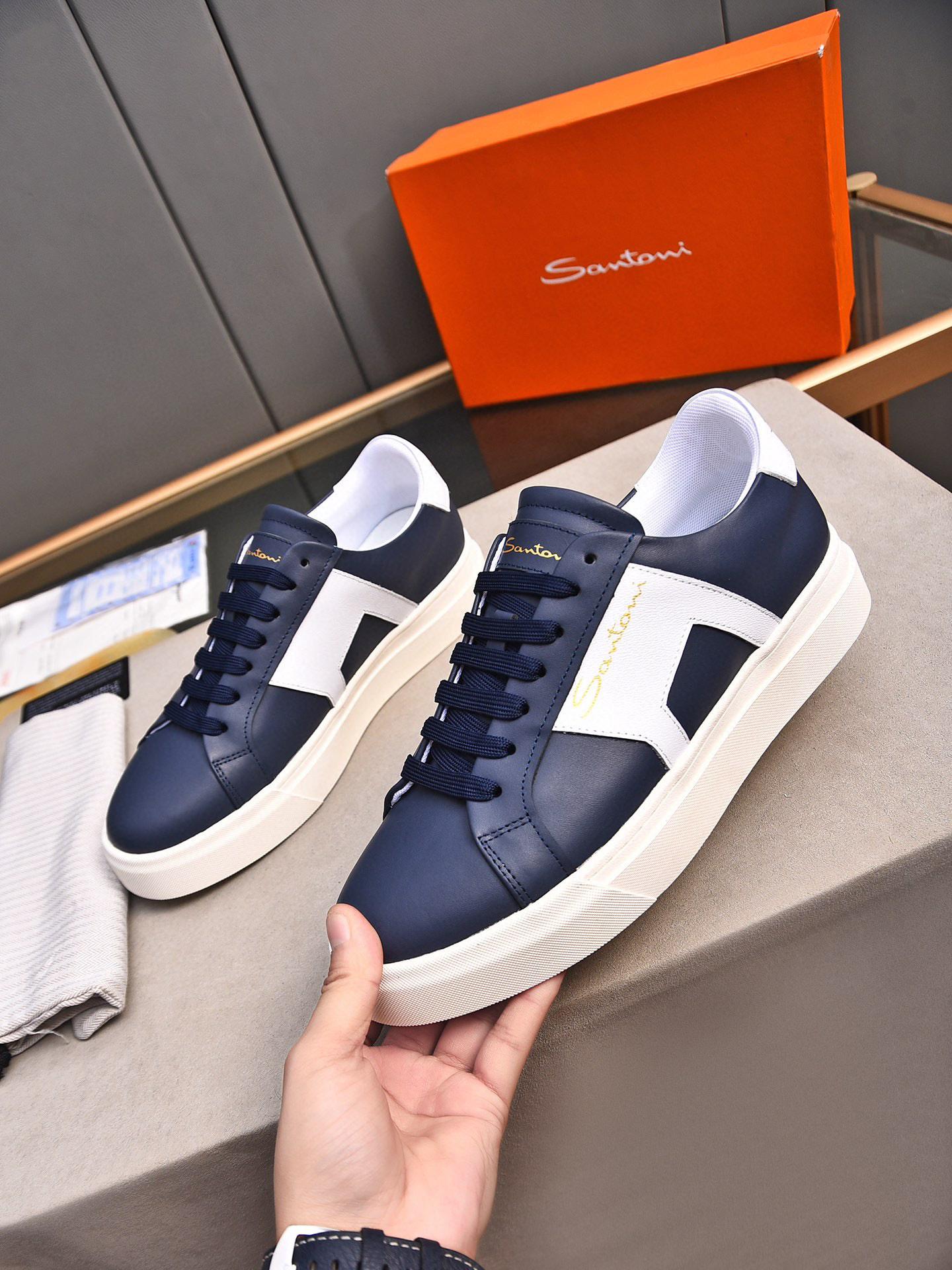 Кроссовки Santoni 