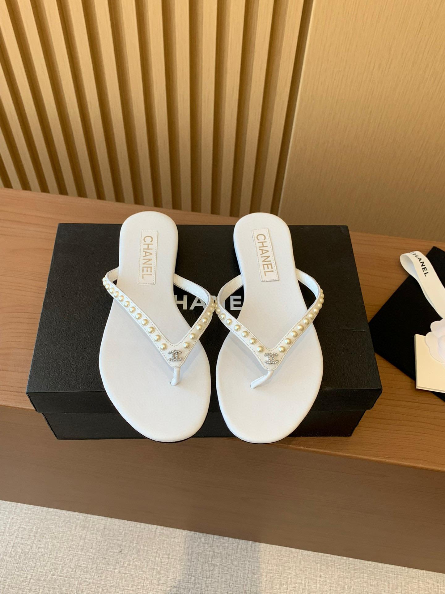 Шлёпанцы  Chanel