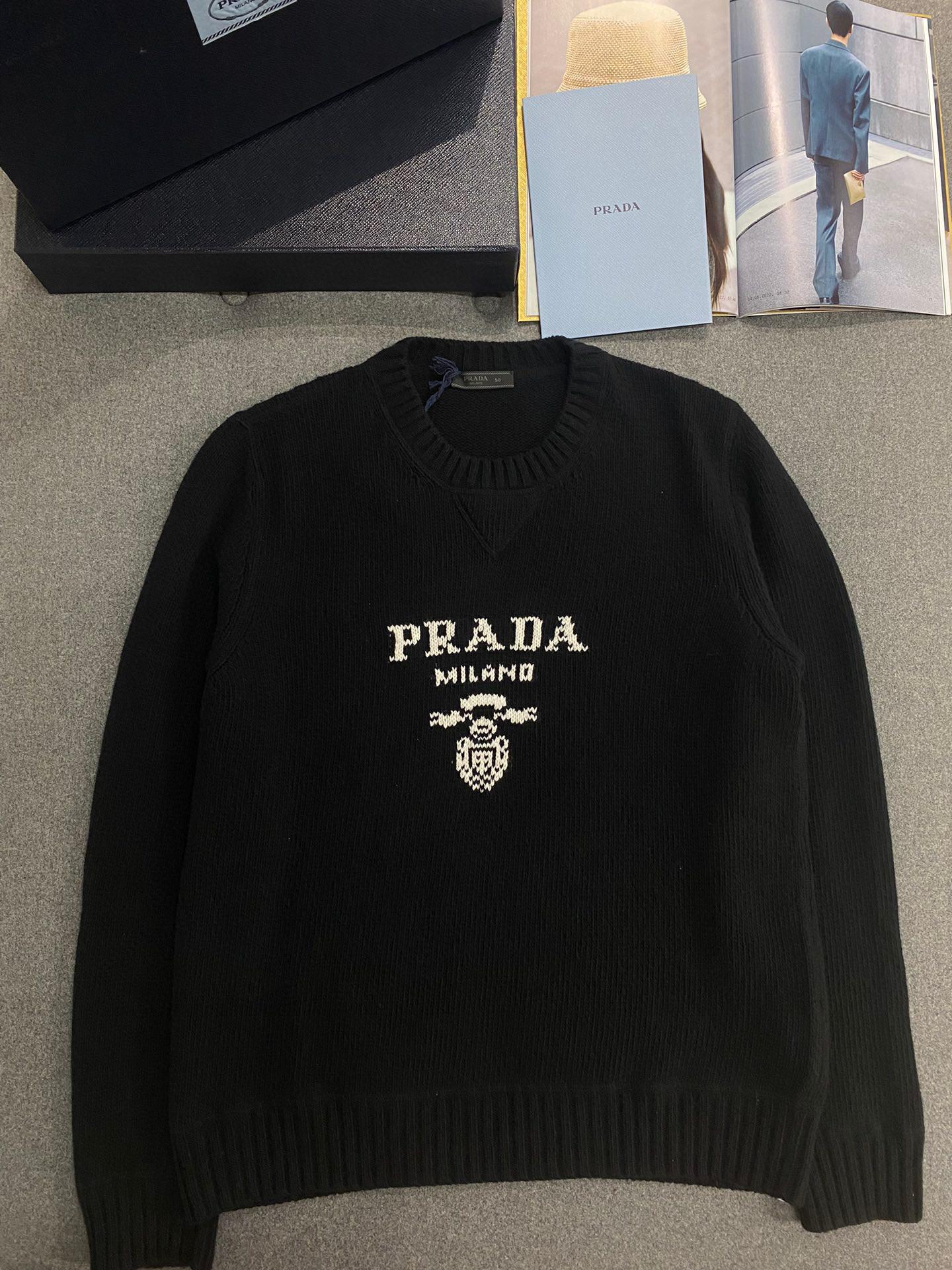 Кофта Prada 