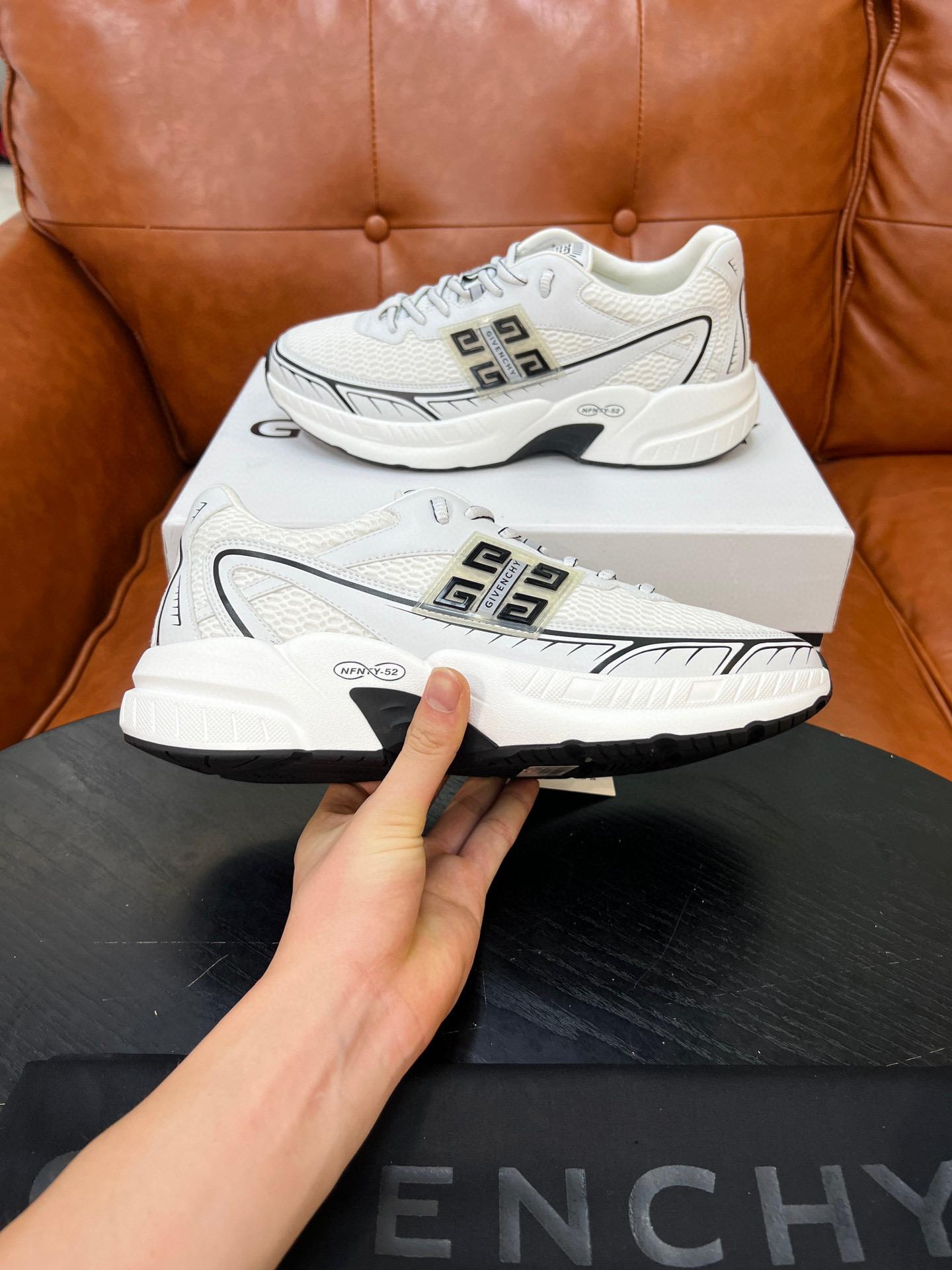 Кроссовки Givenchy 