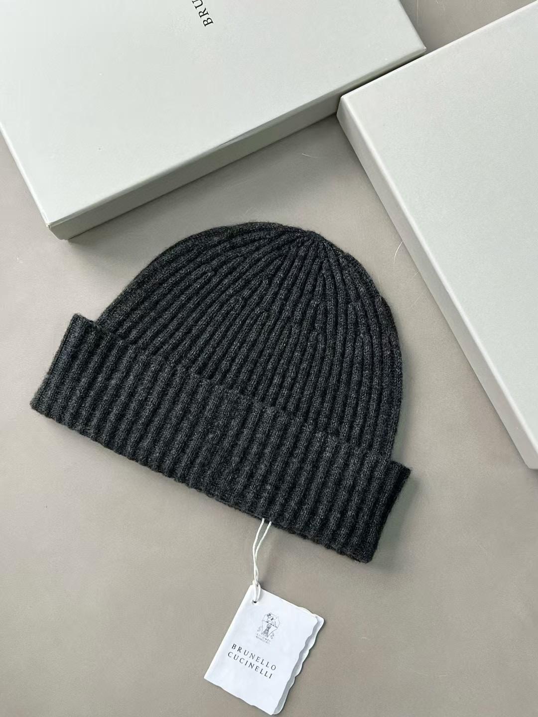 Шапки Brunello Cucinelli 