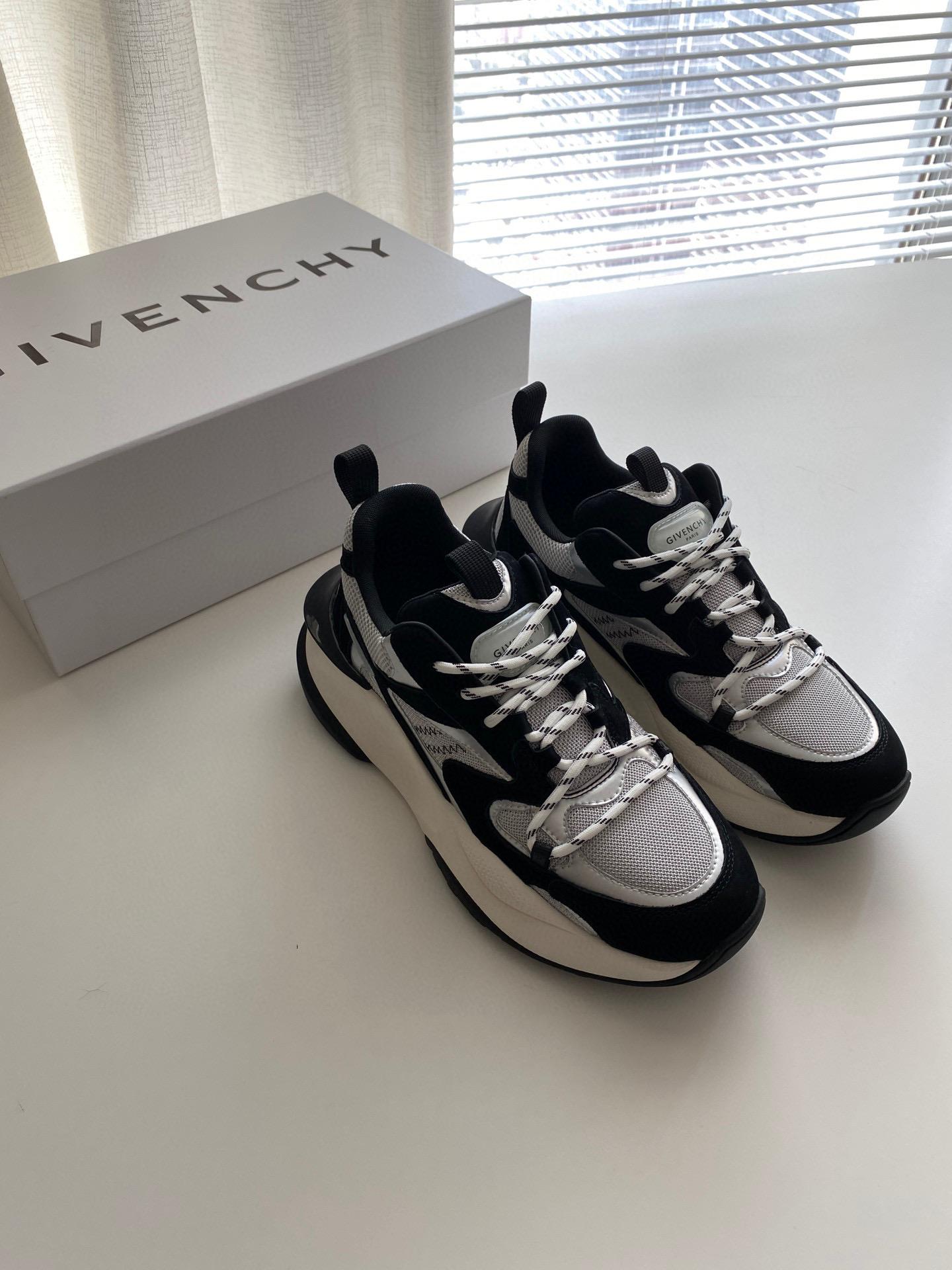 Кроссовки Givenchy 