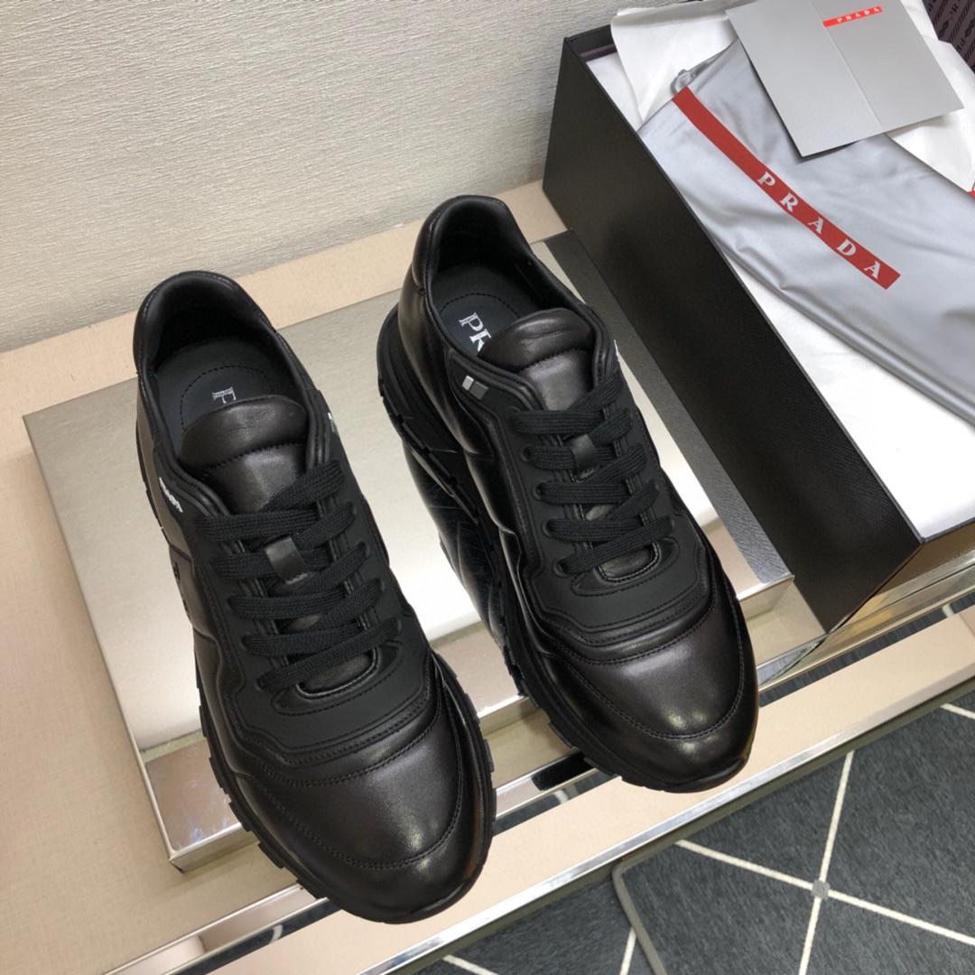 Кроссовки Prada