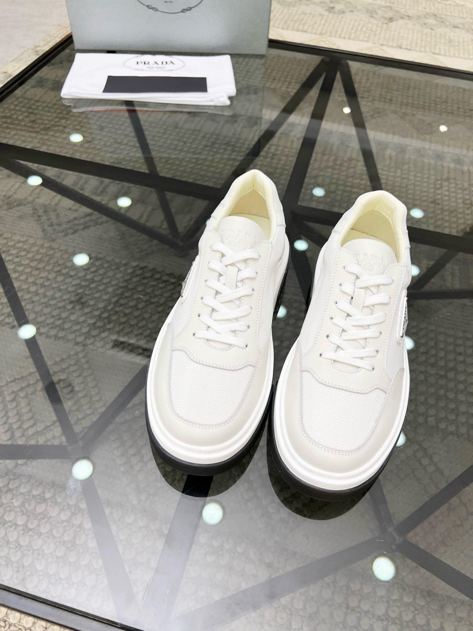 Кроссовки Prada 