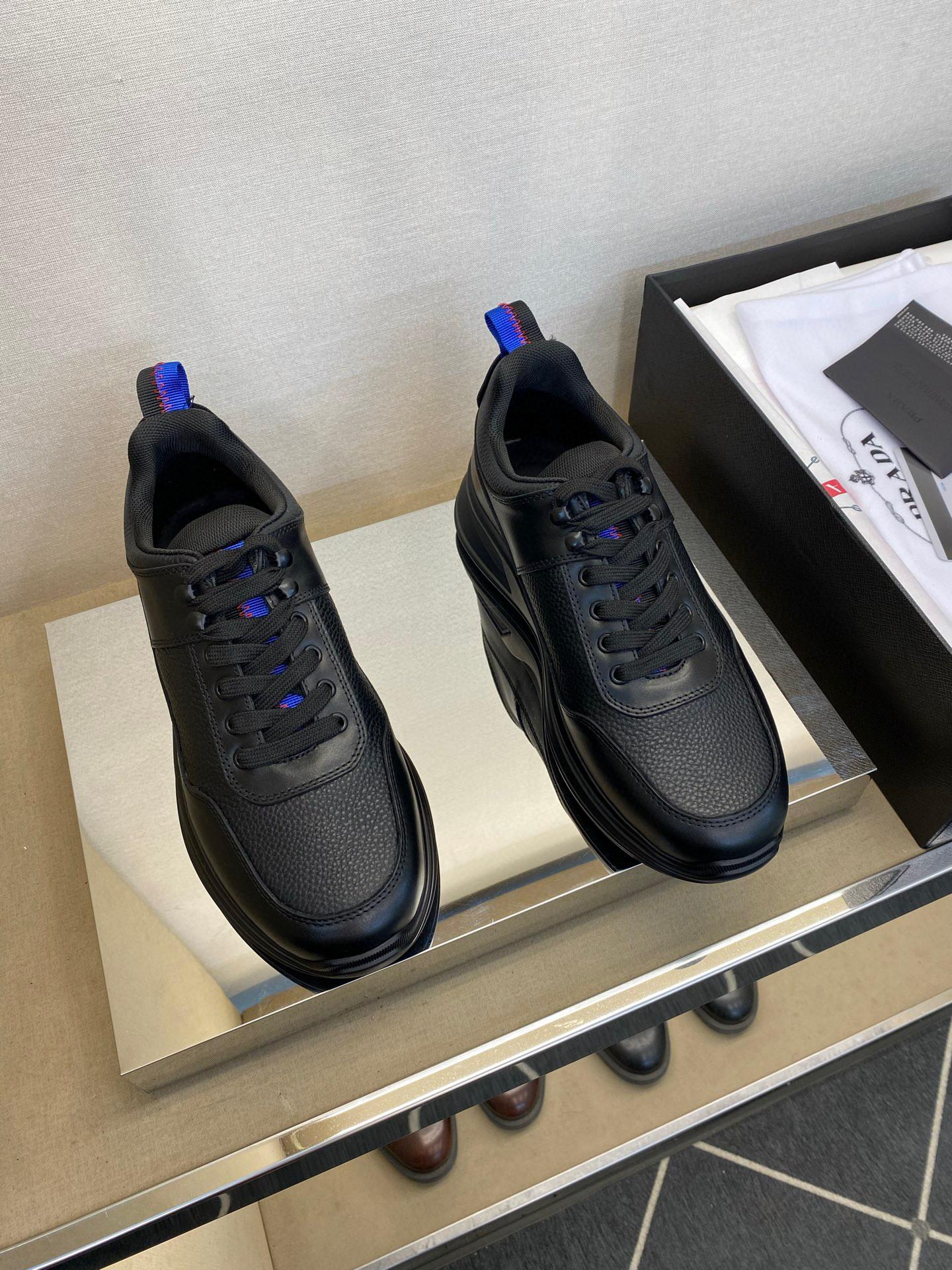 Кроссовки Prada