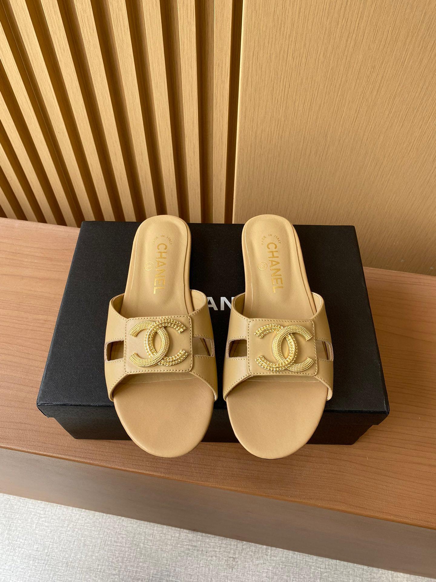 Шлёпанцы Chanel 