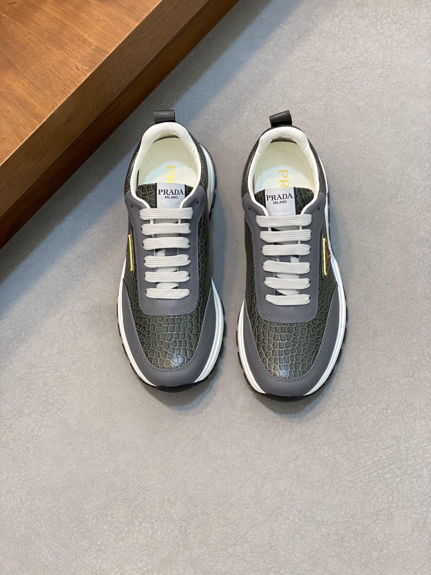 Кроссовки Prada 