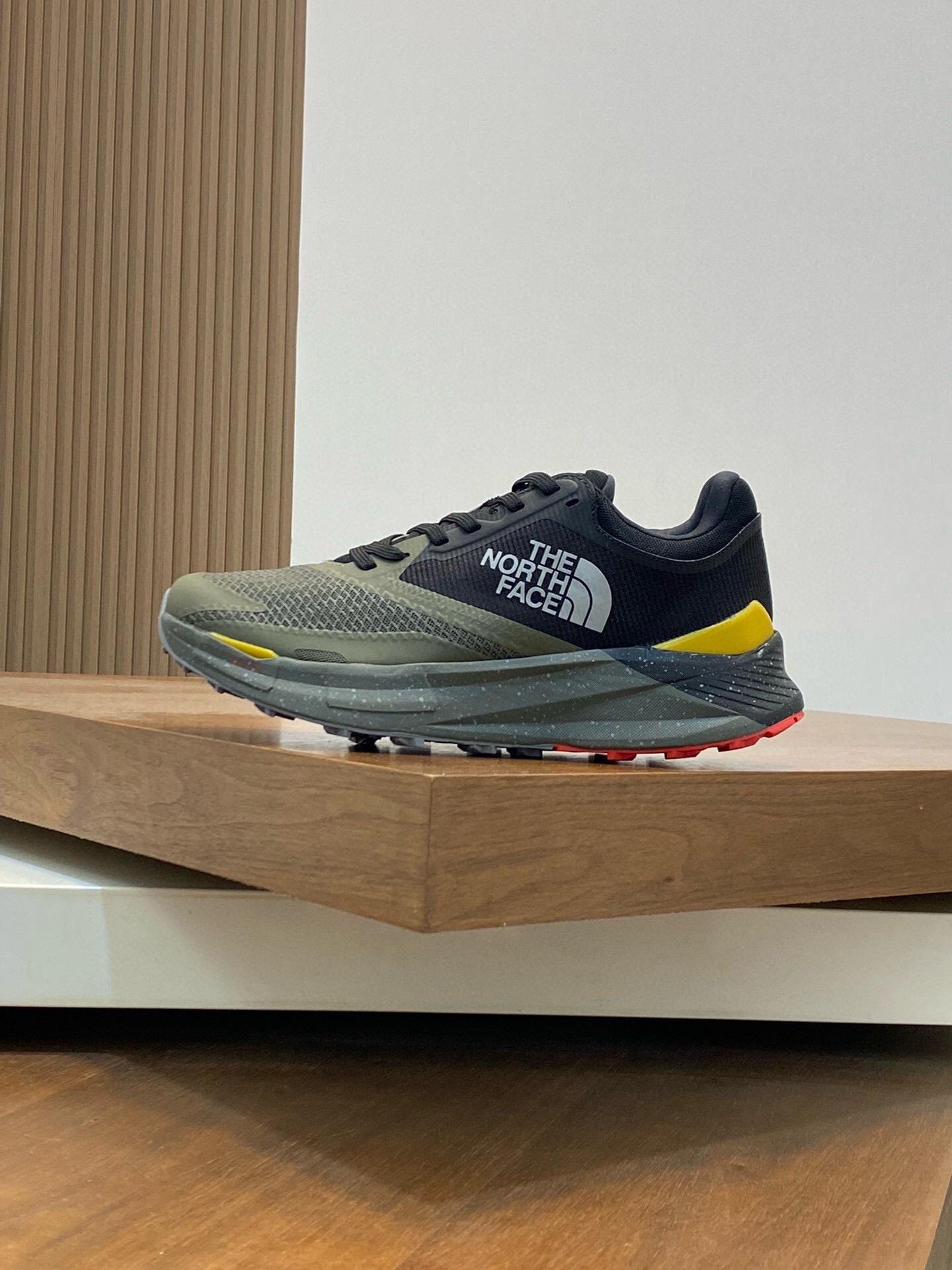 Кроссовки The North Face