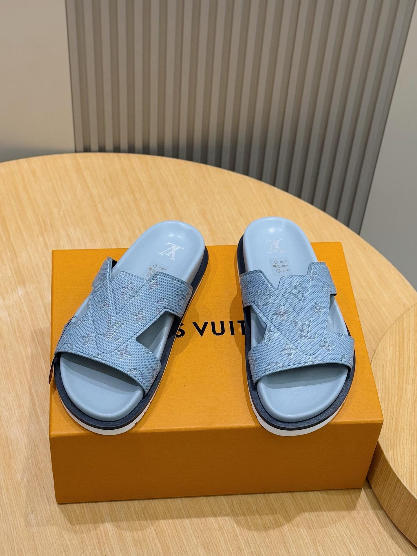 Шлепанцы Louis Vuitton 