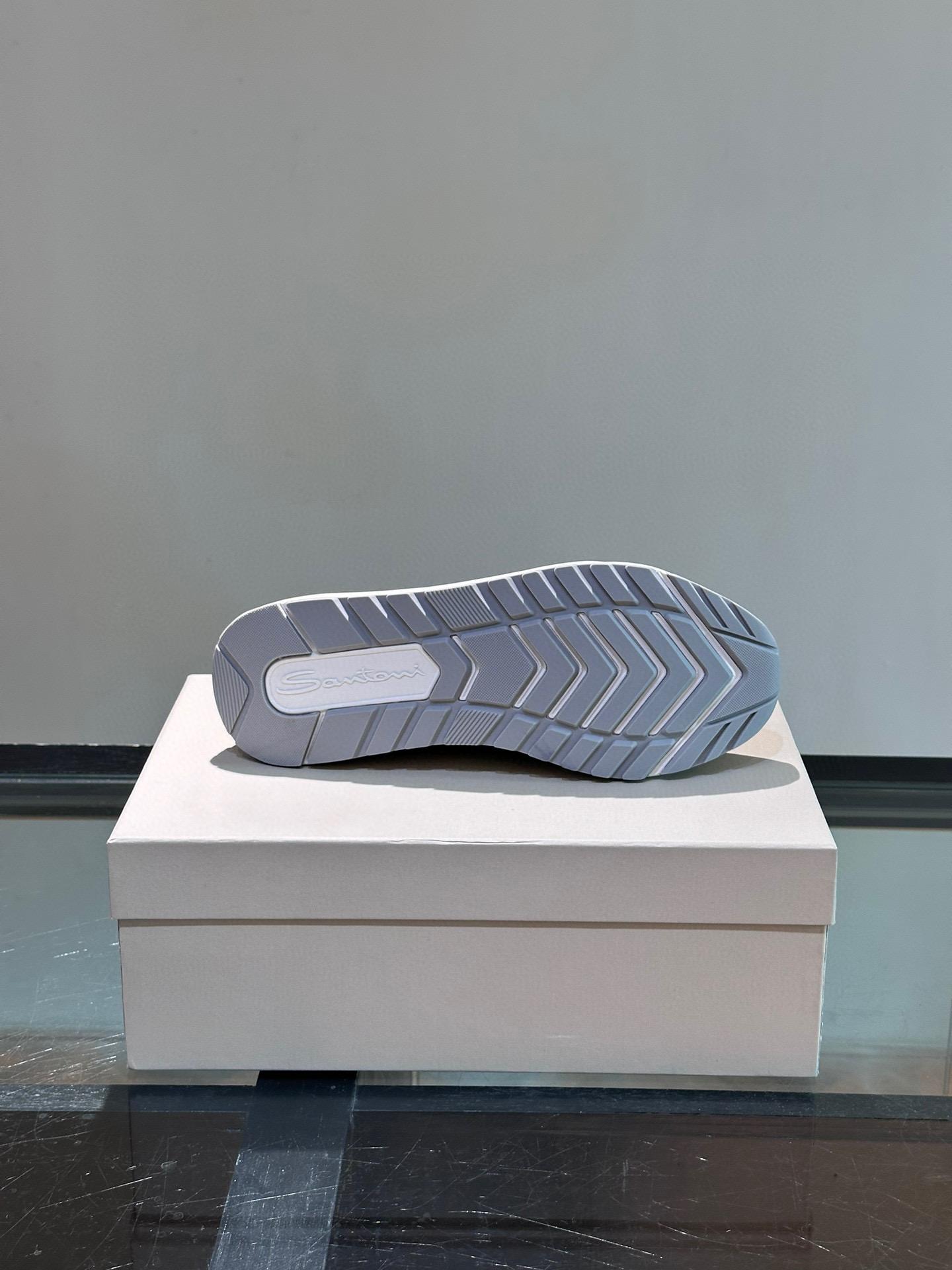 Кроссовки Santoni