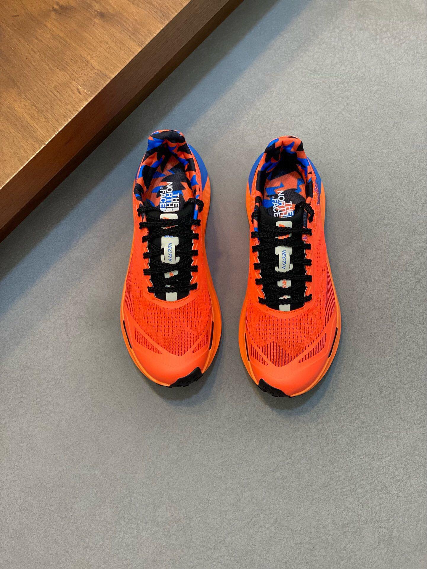 Кроссовки The North Face