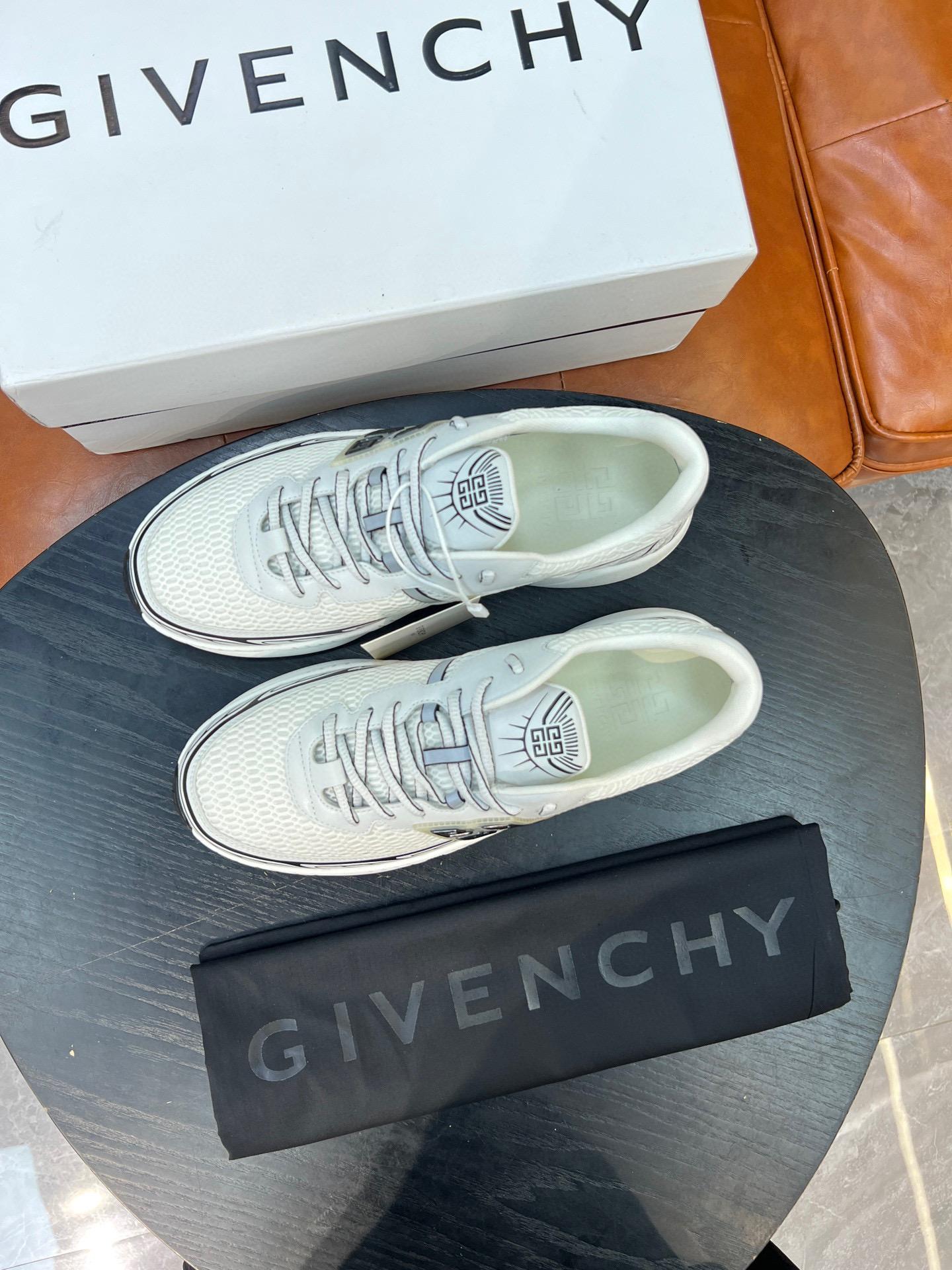 Кроссовки Givenchy 