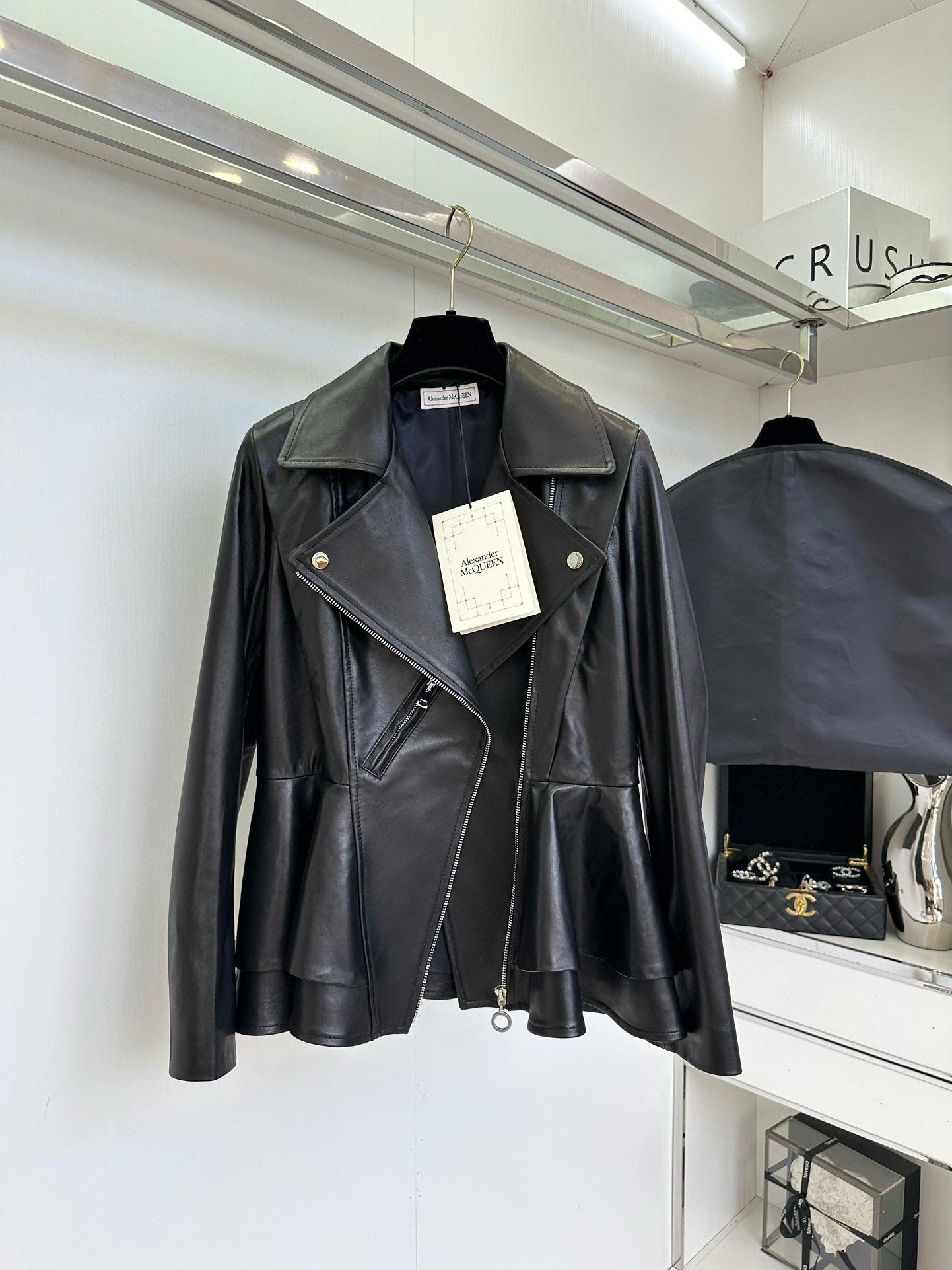 Кожаная куртка Alexander McQueen