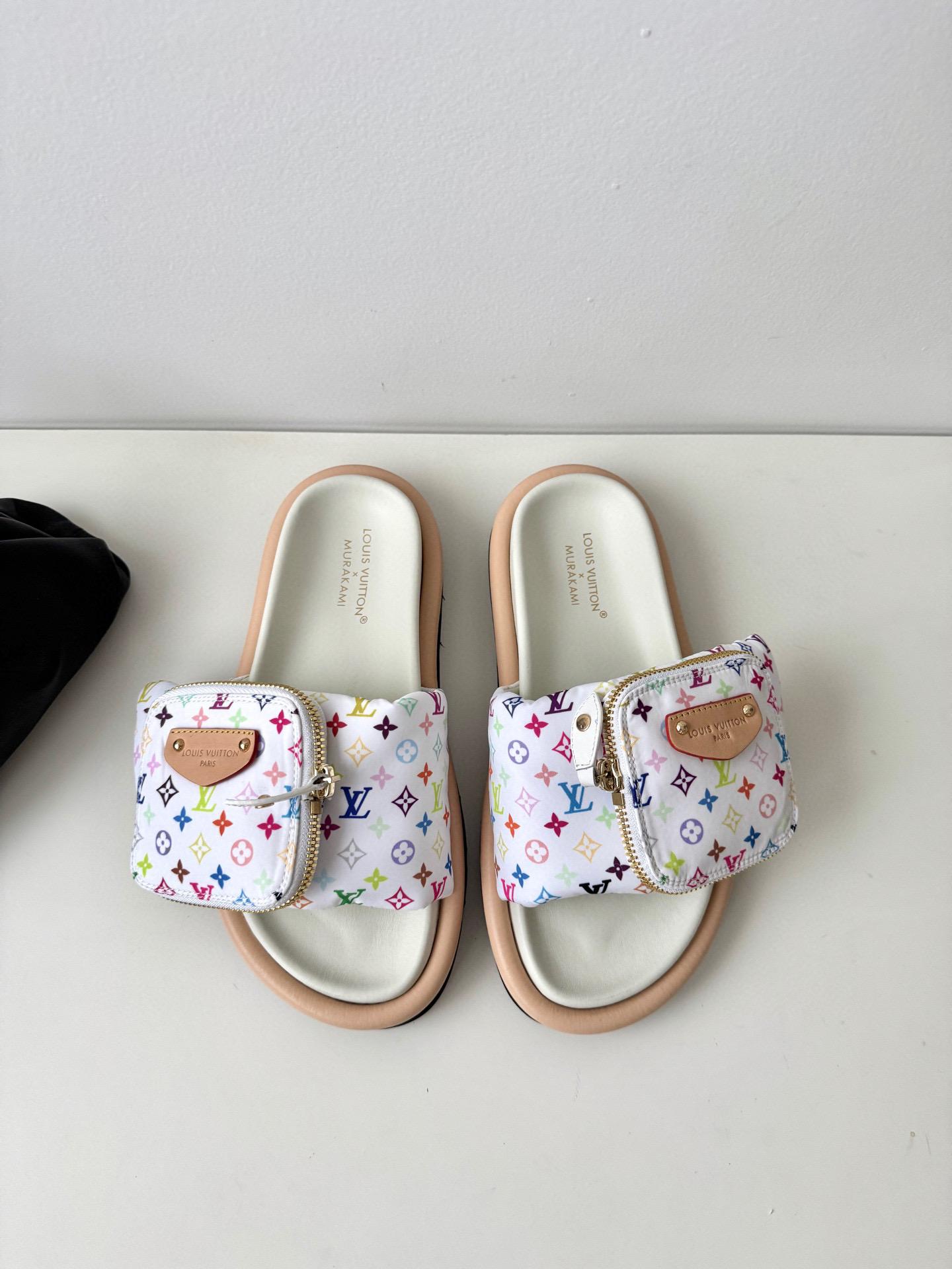 Шлёпанцы Louis Vuitton 